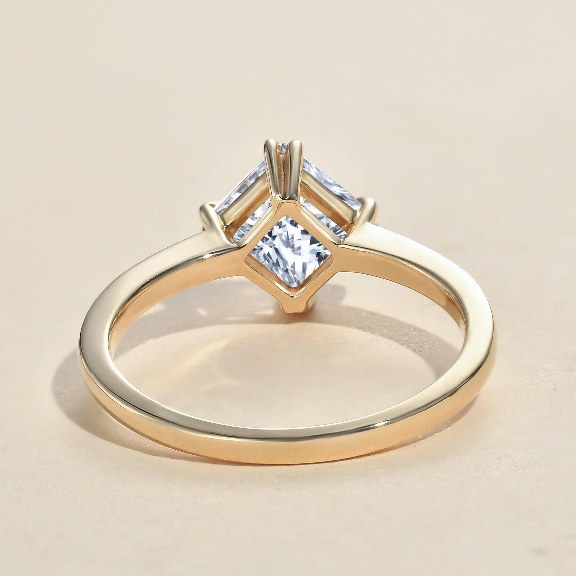 Luxury Finish 1.0ct Princess Cut Moissanite Double-Claw Solitaire Ring