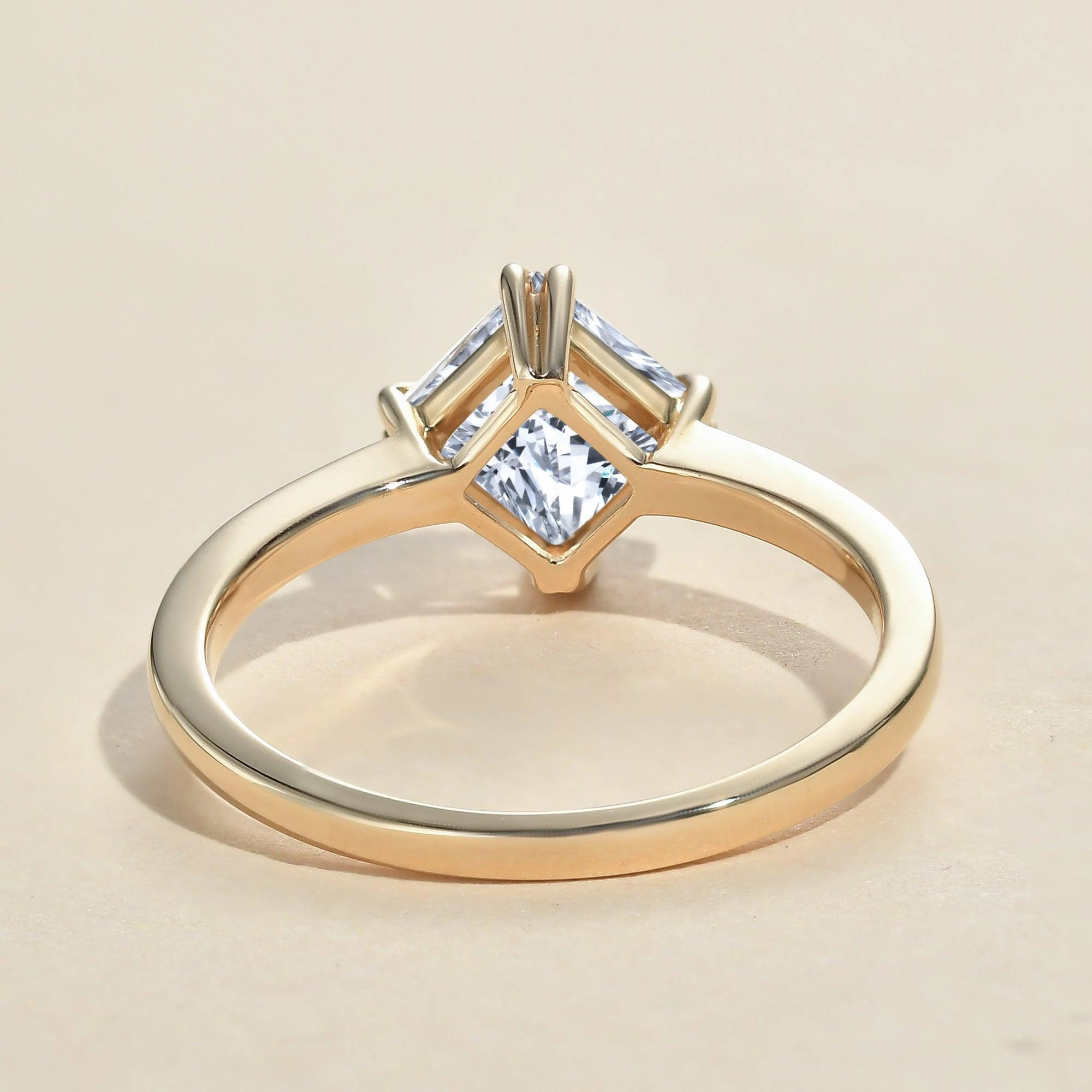 Fashion Moment 1.0ct Princess Cut Moissanite Double-Claw Solitaire Ring