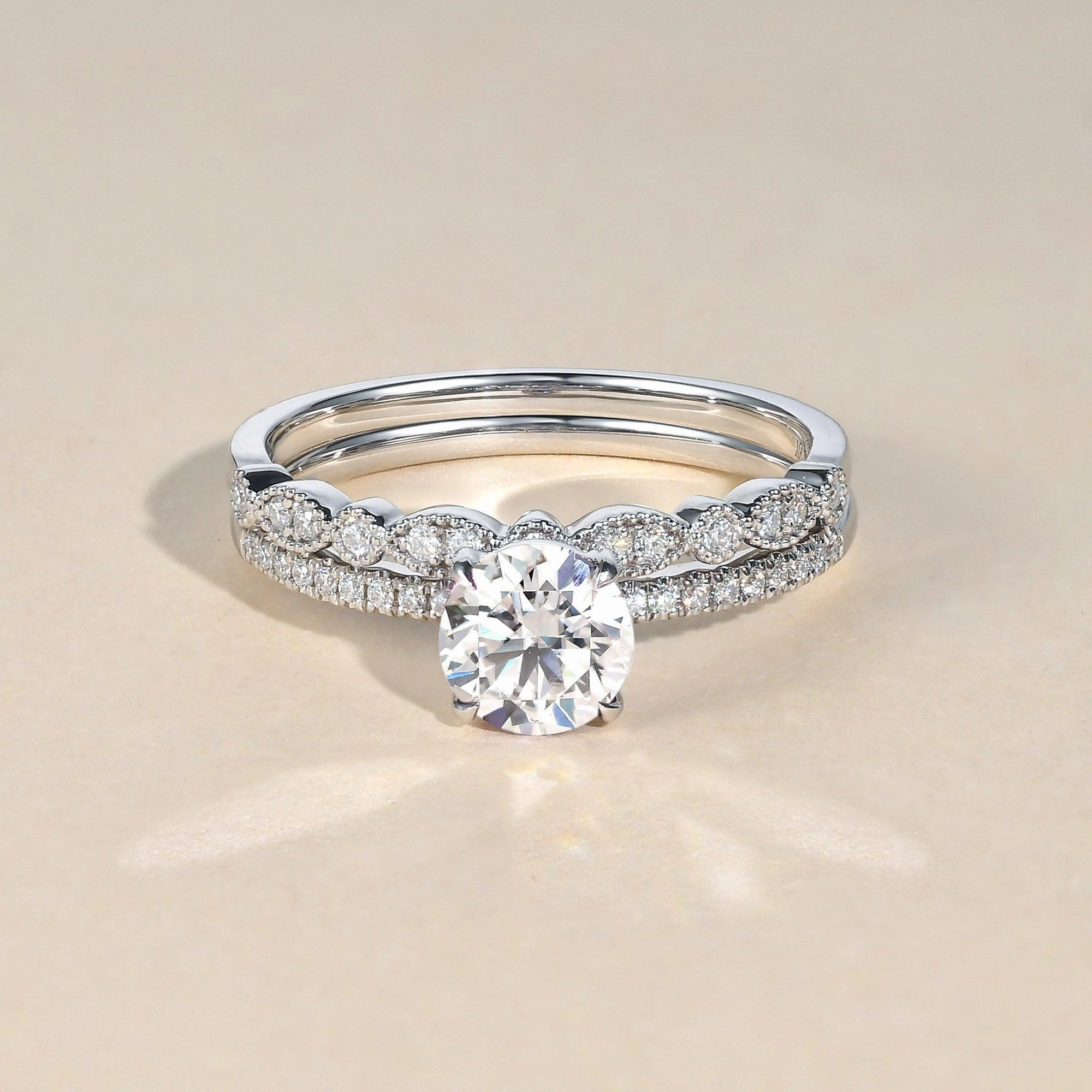 1.0ct Round Cut Moissanite 4 Prongs Gold Ring Set 2pcs Special Treat Sturdy Expression