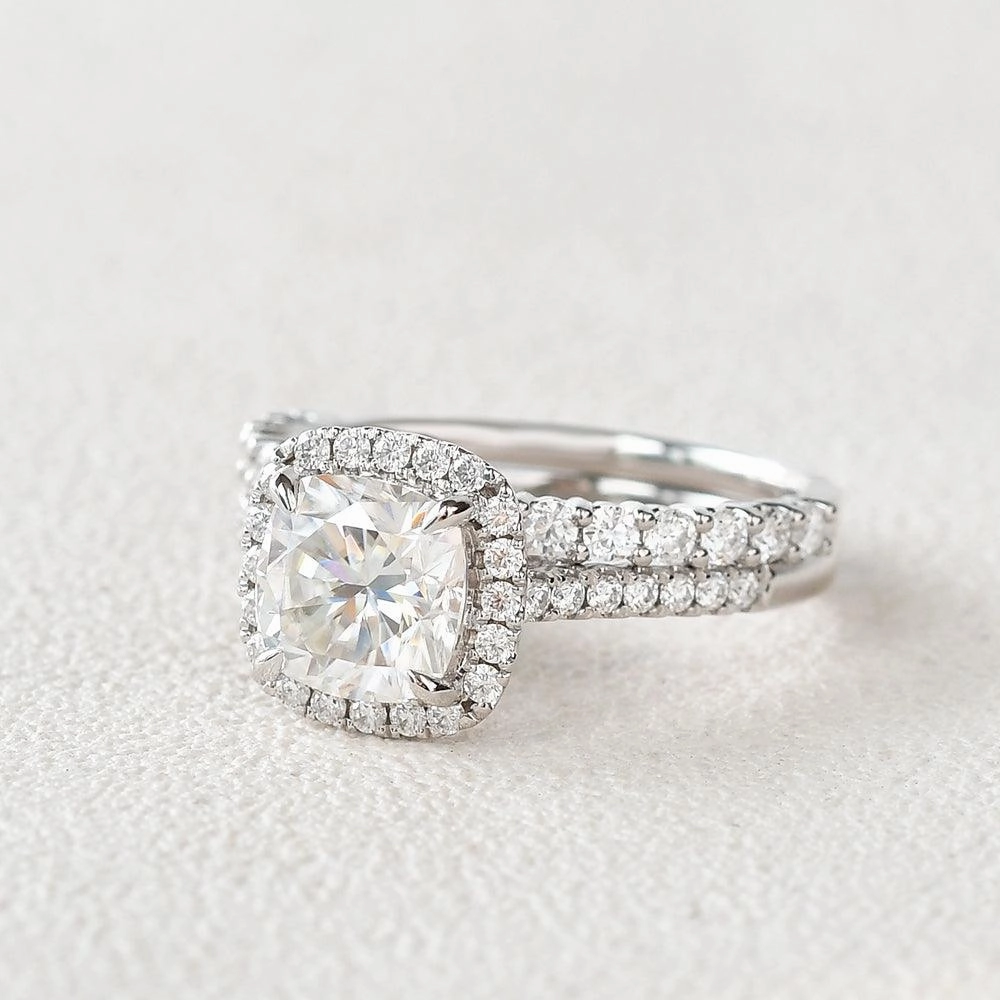 1.5ct Cushion Cut Moissanite Halo White Gold Ring Set 2pcs Practical Use