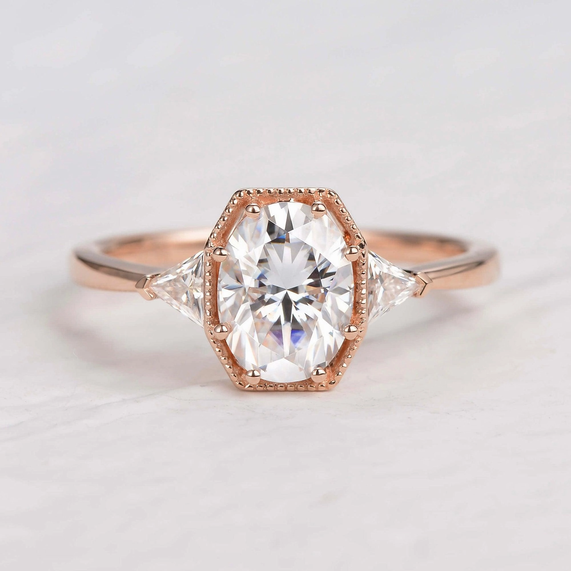 Elegant Art Minimalist Decoration 1.5ct Geometric Moissanite Three-stone Vintage Ring