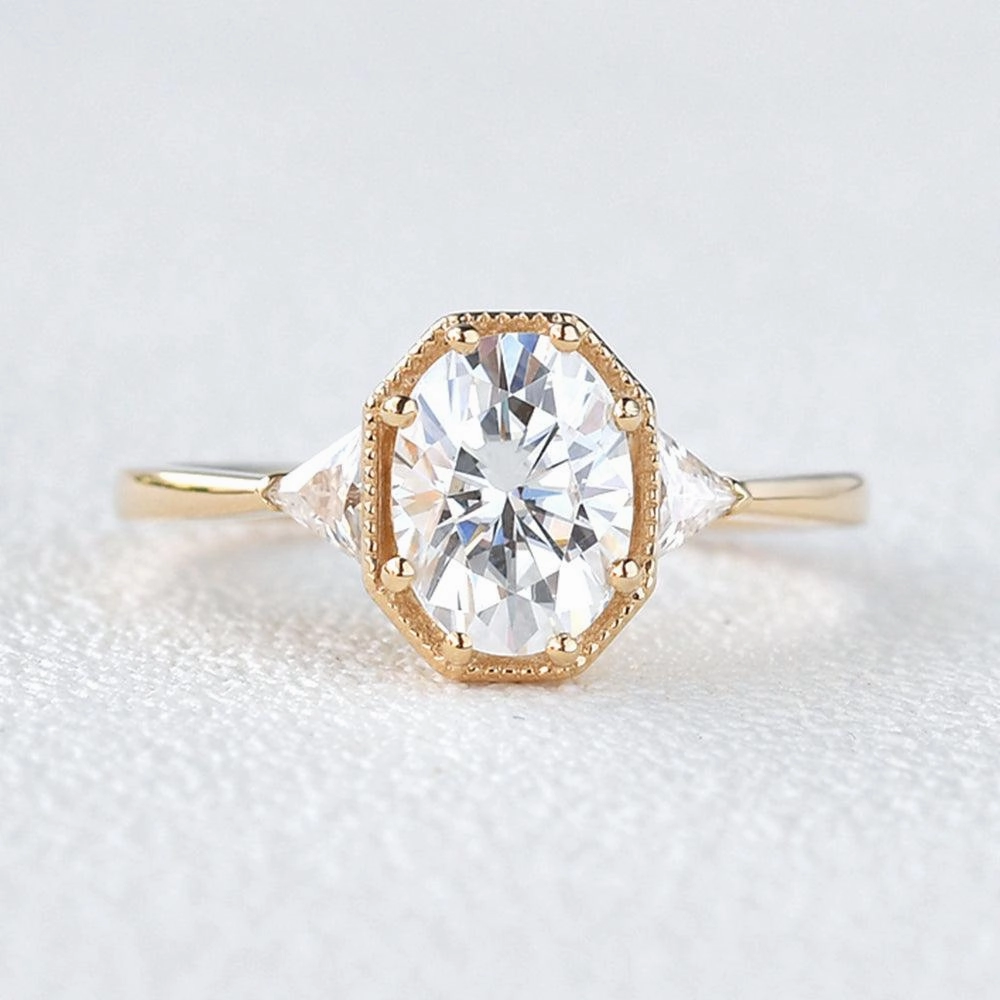 Elegant Piece 1.5ct Geometric Moissanite Three-stone Vintage Ring