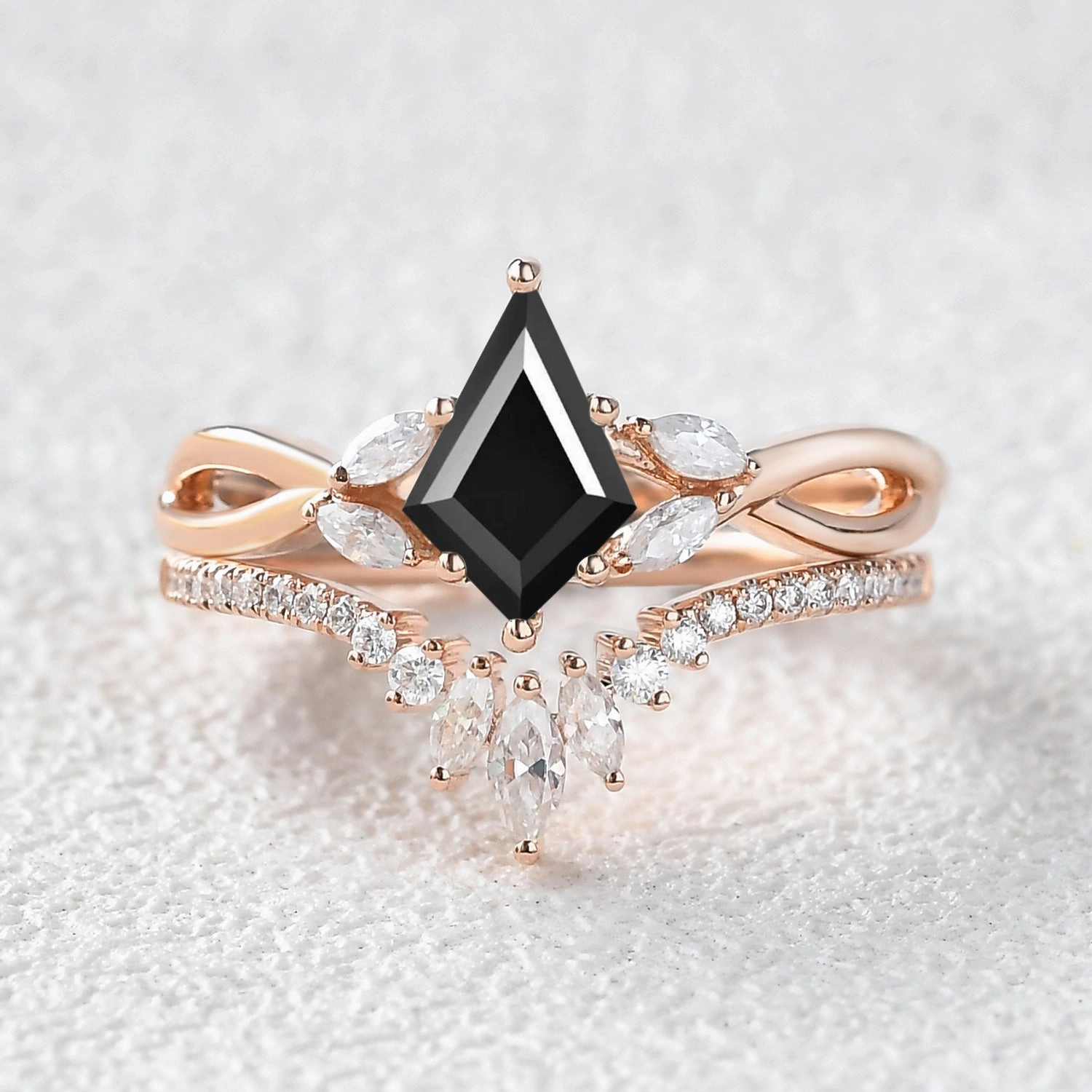 1.5ct Kite Shaped Black Moissanite Infinity Engagement Ring Sets 2pcs Balanced Design Resilient Appearance
