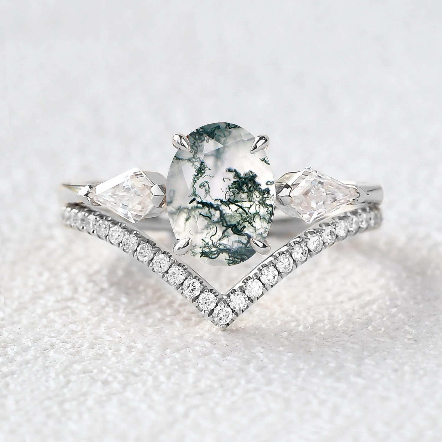 Rough Use 1.5ct Oval Moss Agate Three Stones Chevron Engagement Ring Set 2pcs