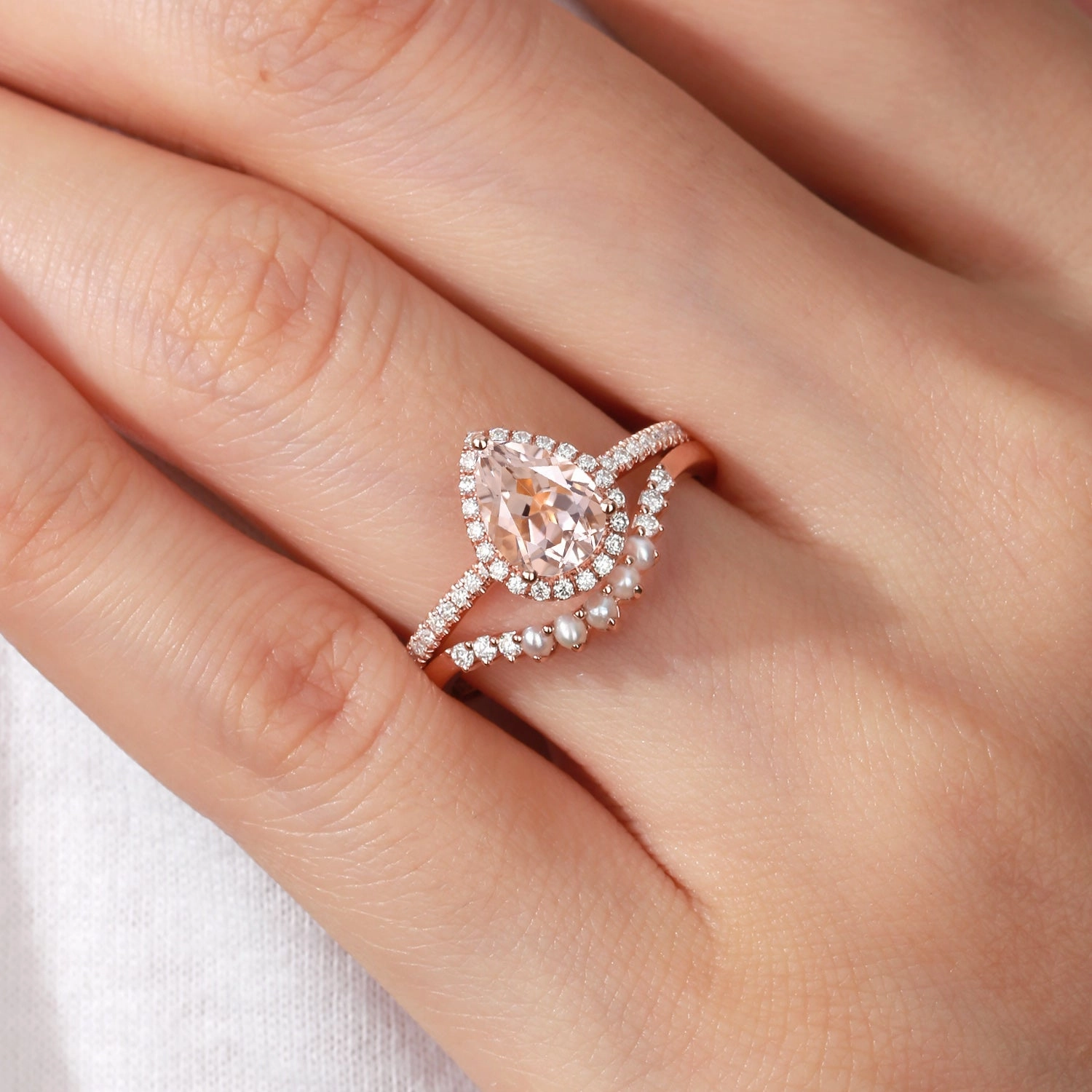 Budget Gift Modern Harmony 1.5ct Pear Morganite Pearl-fect Classic Halo Ring Set 2pcs