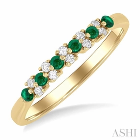 Traditional Bauble 21st Century 1.9 MM Emerald and 1/10 ctw Round Cut Diamond Precious Band in 14K Yellow Gold