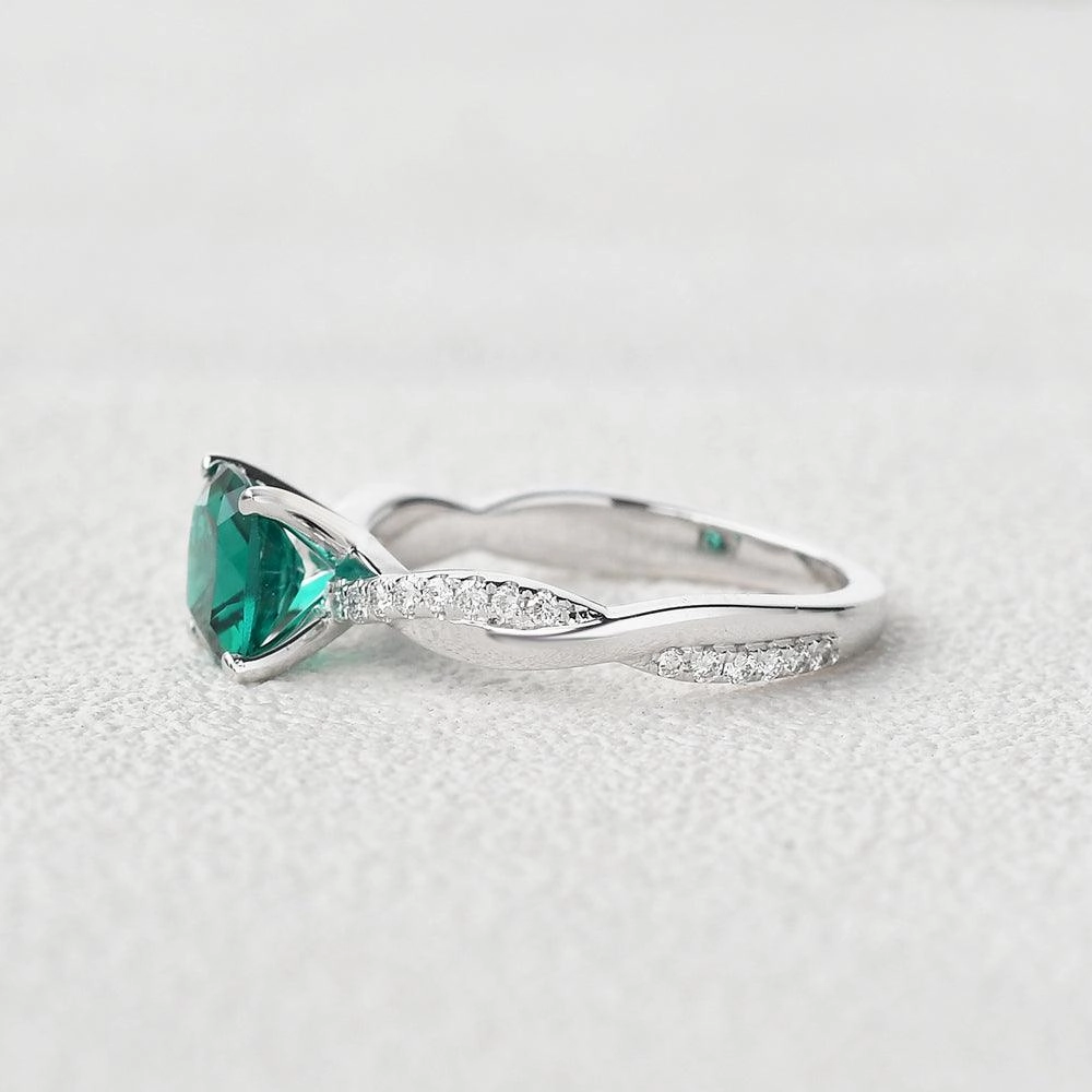 Brilliant Article 2.0ct Cushion Cut Emerald Classic Solitaire Twist Ring