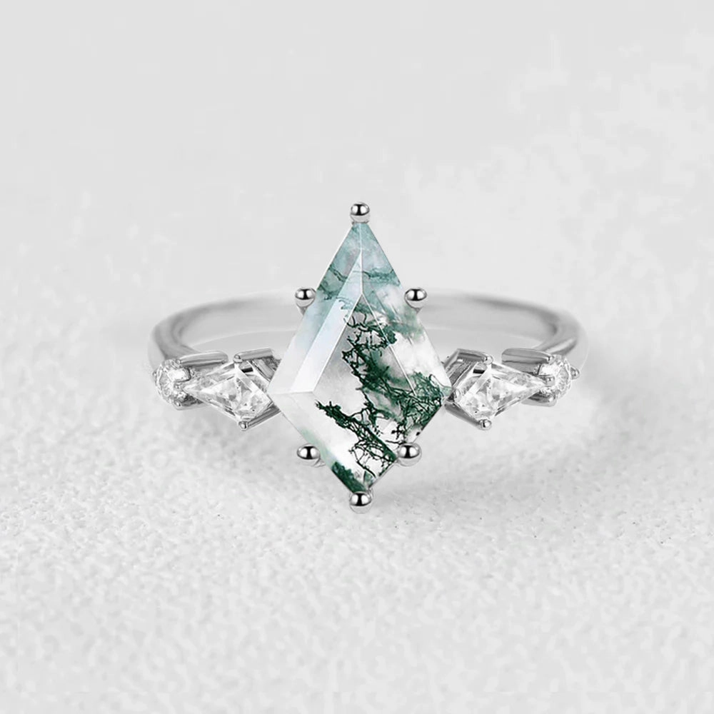 2.0ct Kite Moss Agate Five Stones Gold Engagement Ring Fine Embellishment