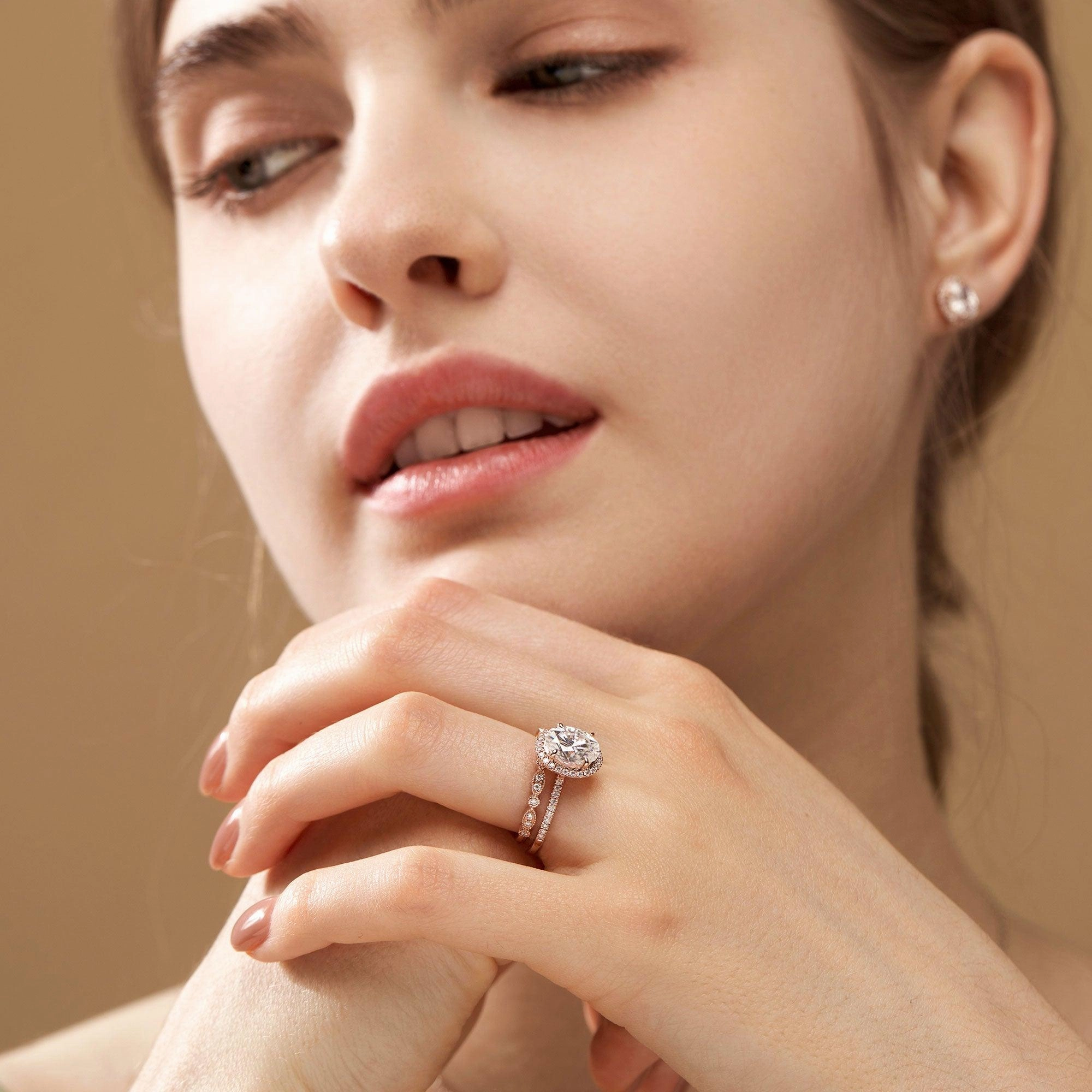 Daily Motion Fantastic Gift 2.0ct Oval Moissanite Pave Vintage Halo Ring Set 2pcs - Olivia