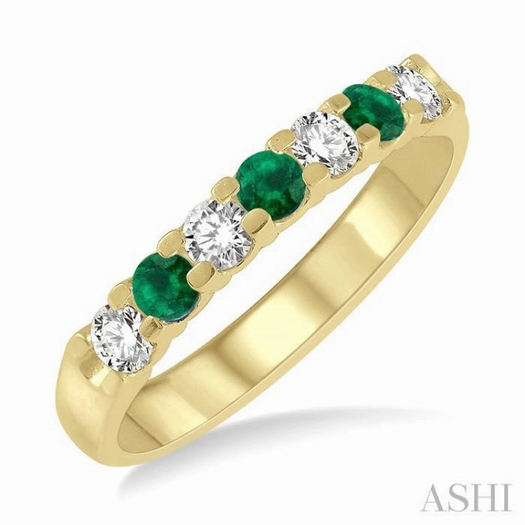 Wonderful Jewelry Laminated Layer 2.6 MM Emerald and 1/4 Ctw Round Cut Diamond Precious Wedding Band in 14K Yellow Gold