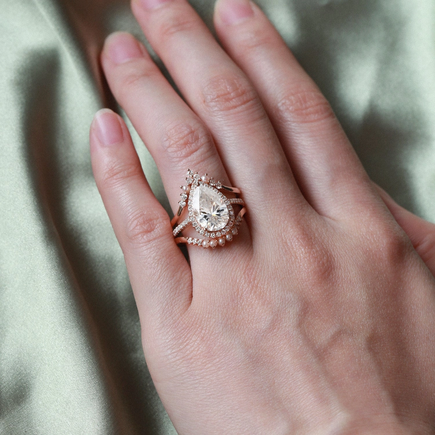 3.5ct Moissanite Inspired Pearl-fect Ring Set 3pcs Gleaming Form exquisite design