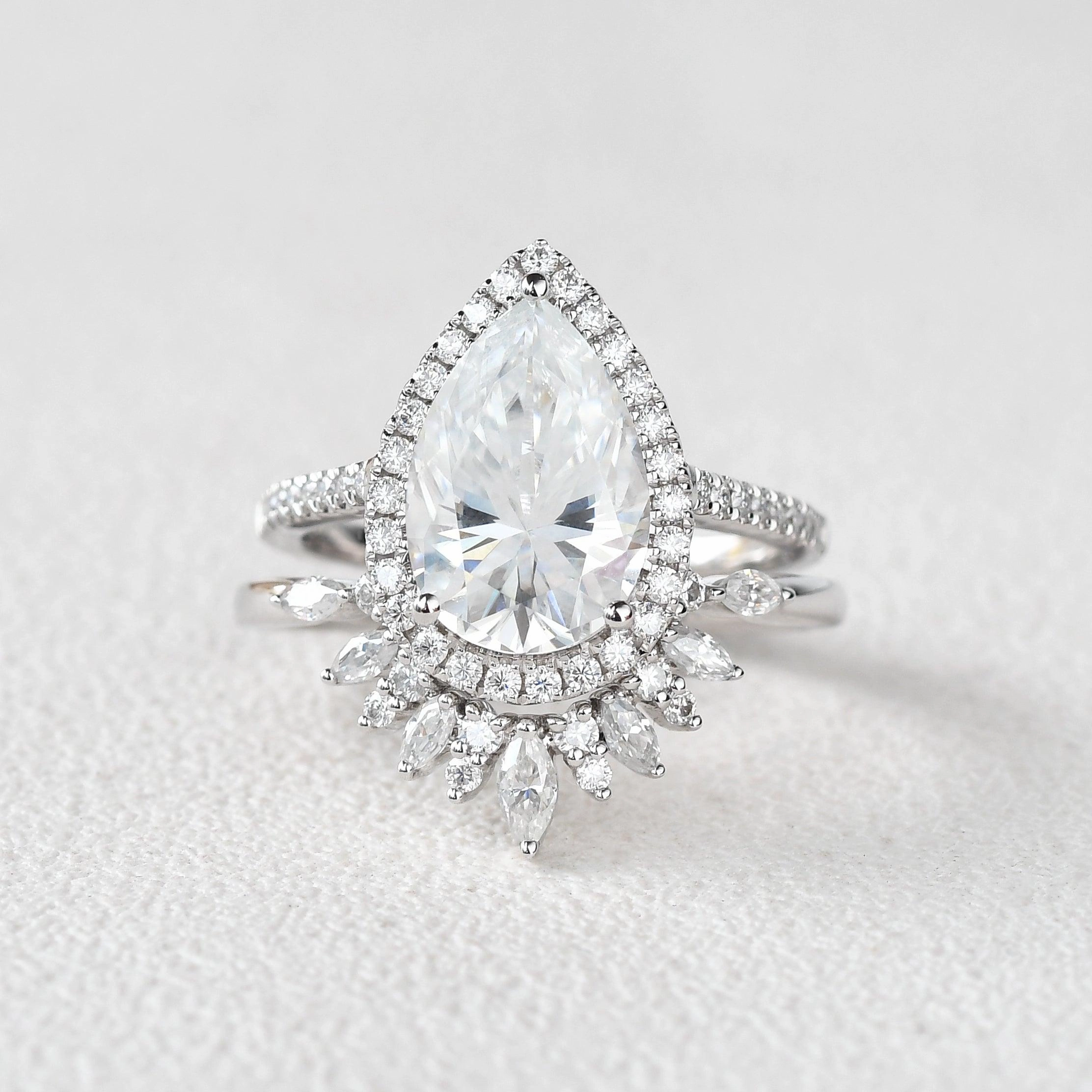 3.5ct Pear Shaped Moissanite White Gold Halo Ring Set 2pcs Trendy Edge Engagement Accent