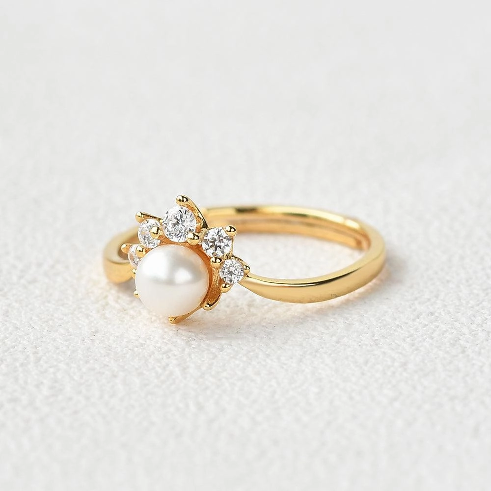 Bold Mood Perfect Match Akoya Pearl & Round Cut Moissanite Yellow Gold Ring