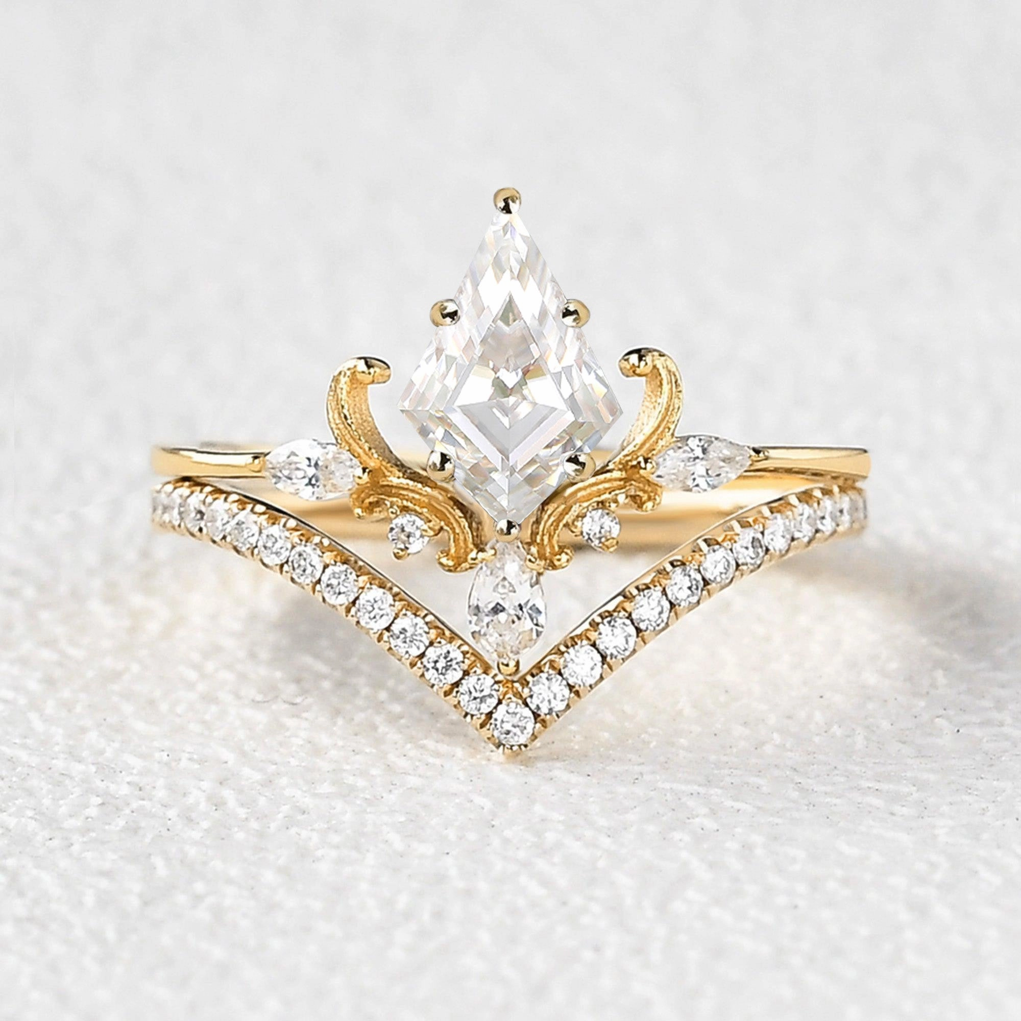 Smooth Finish Art-Deco Antique Kite Cut Moissanite Engagement Ring Set 2pcs