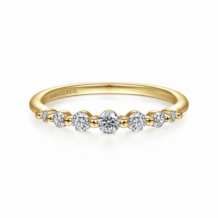 14K Yellow Gold Graduating Single Prong Diamond Band Ring Evening Gift