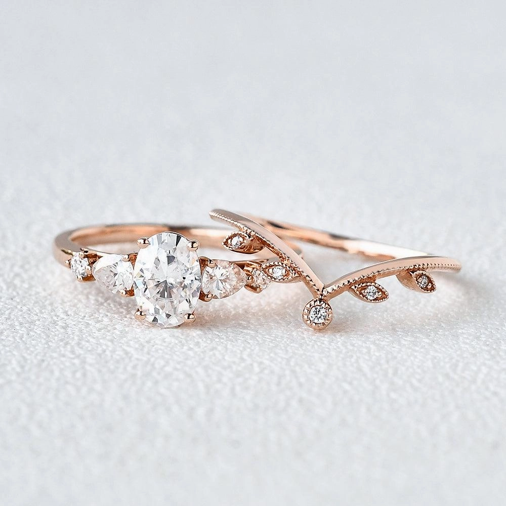 Artisan Ornament Eternal Piece Oval & V Shaped Moissanite  Rose Gold Bridal Set 2pcs Ring