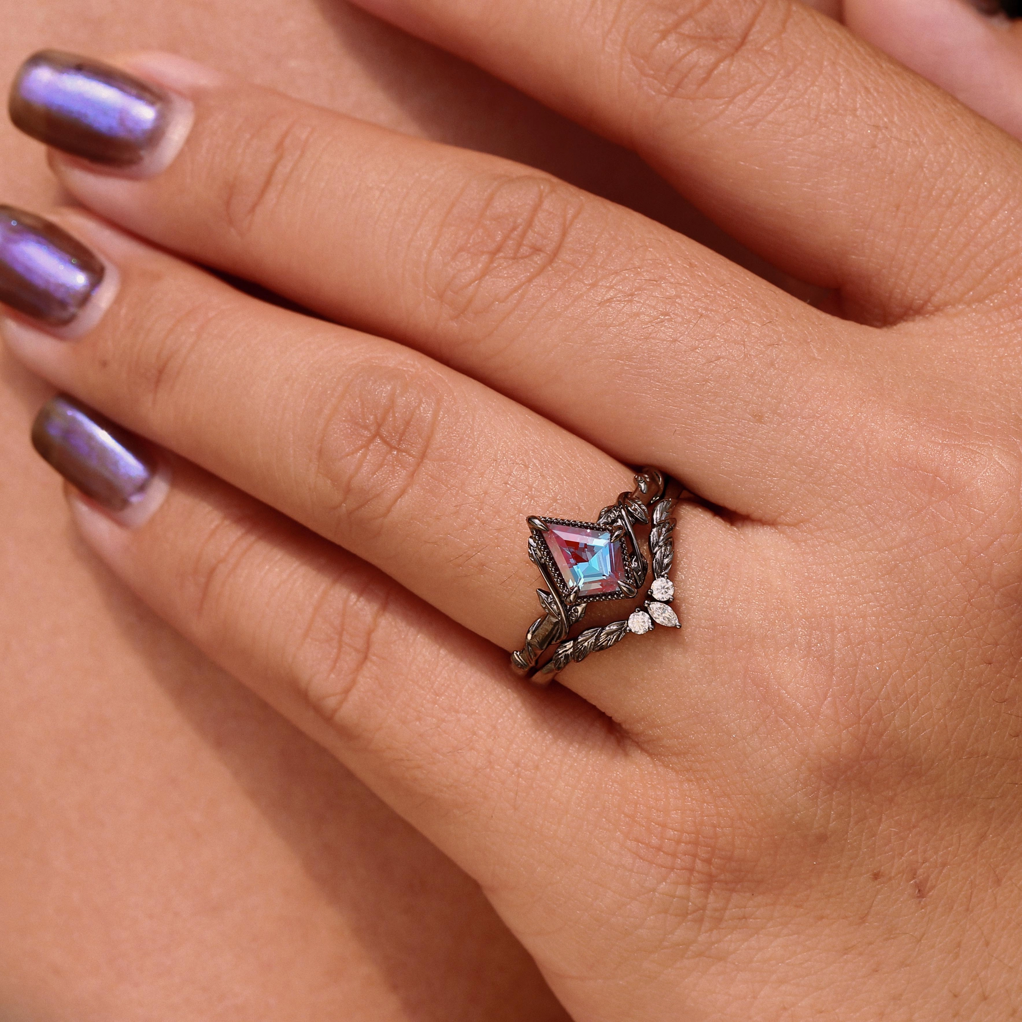 Non Stretch Black Gold Lab Alexandrite Leafy Inspired Engagement Ring Sets 2pcs