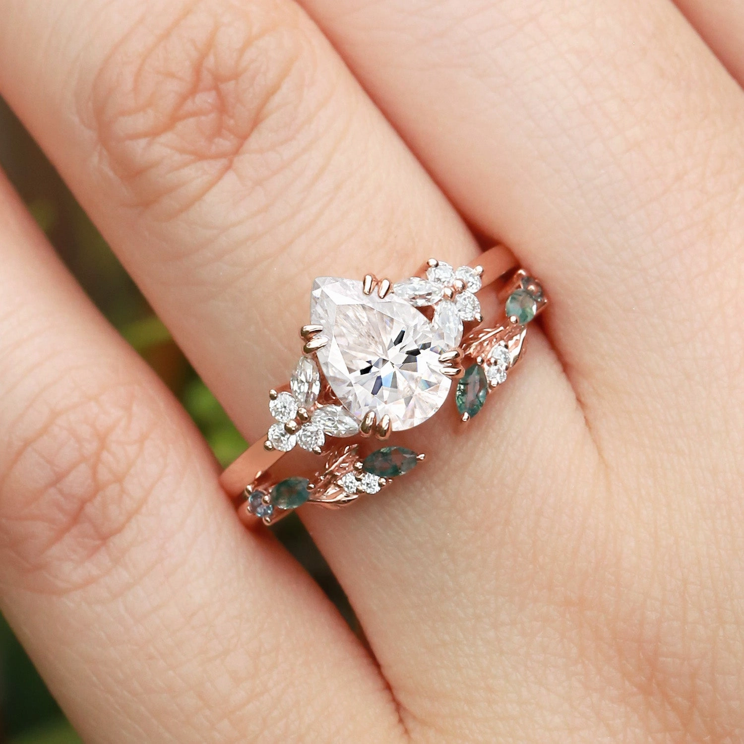 Pear Shaped Moissanite Leafy Chevron Gold Ring Set 2pcs - Chloris True Touch Luxury Detail