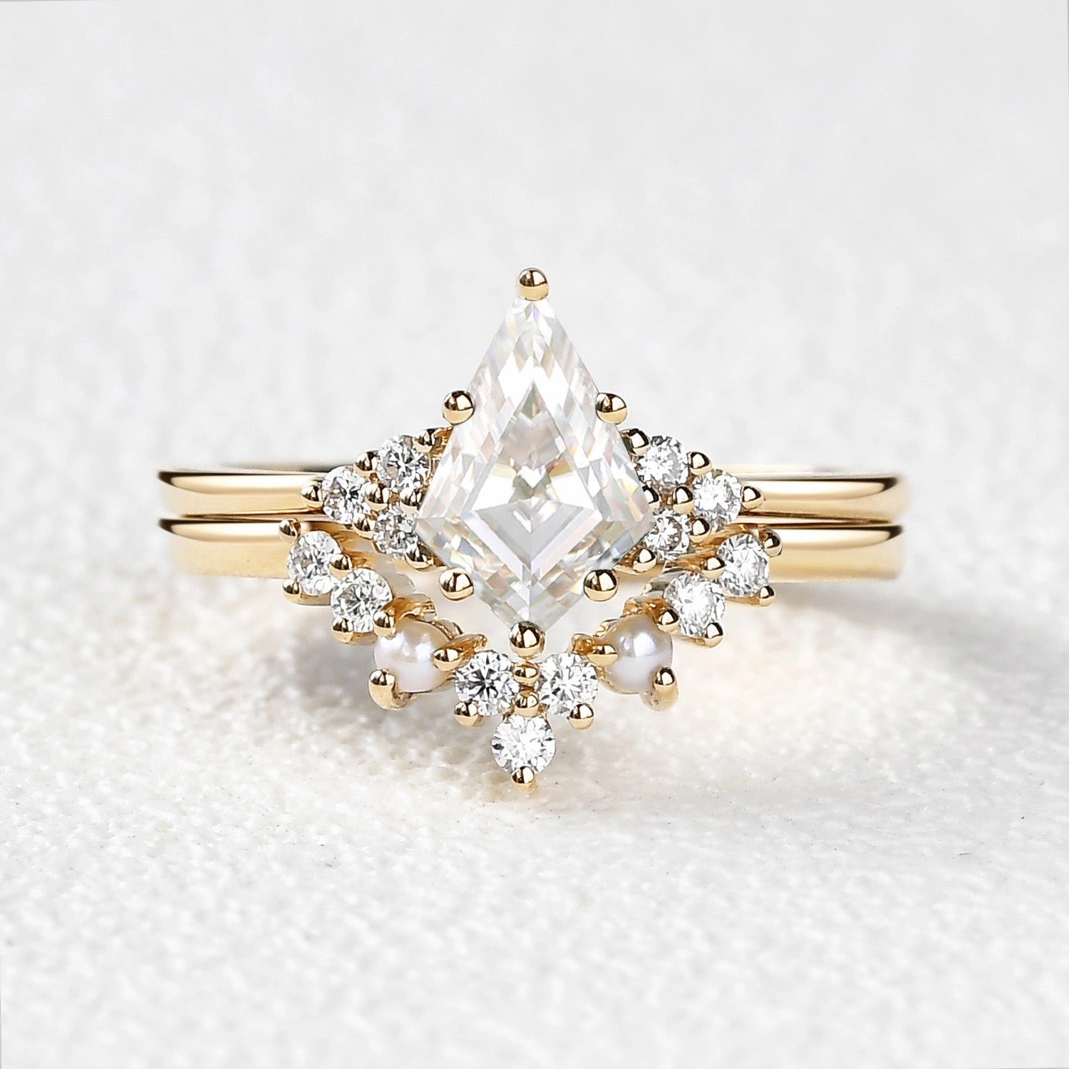 Simple Look Kite Cut Moissanite Pearl Engagement Ring Set 2pcs