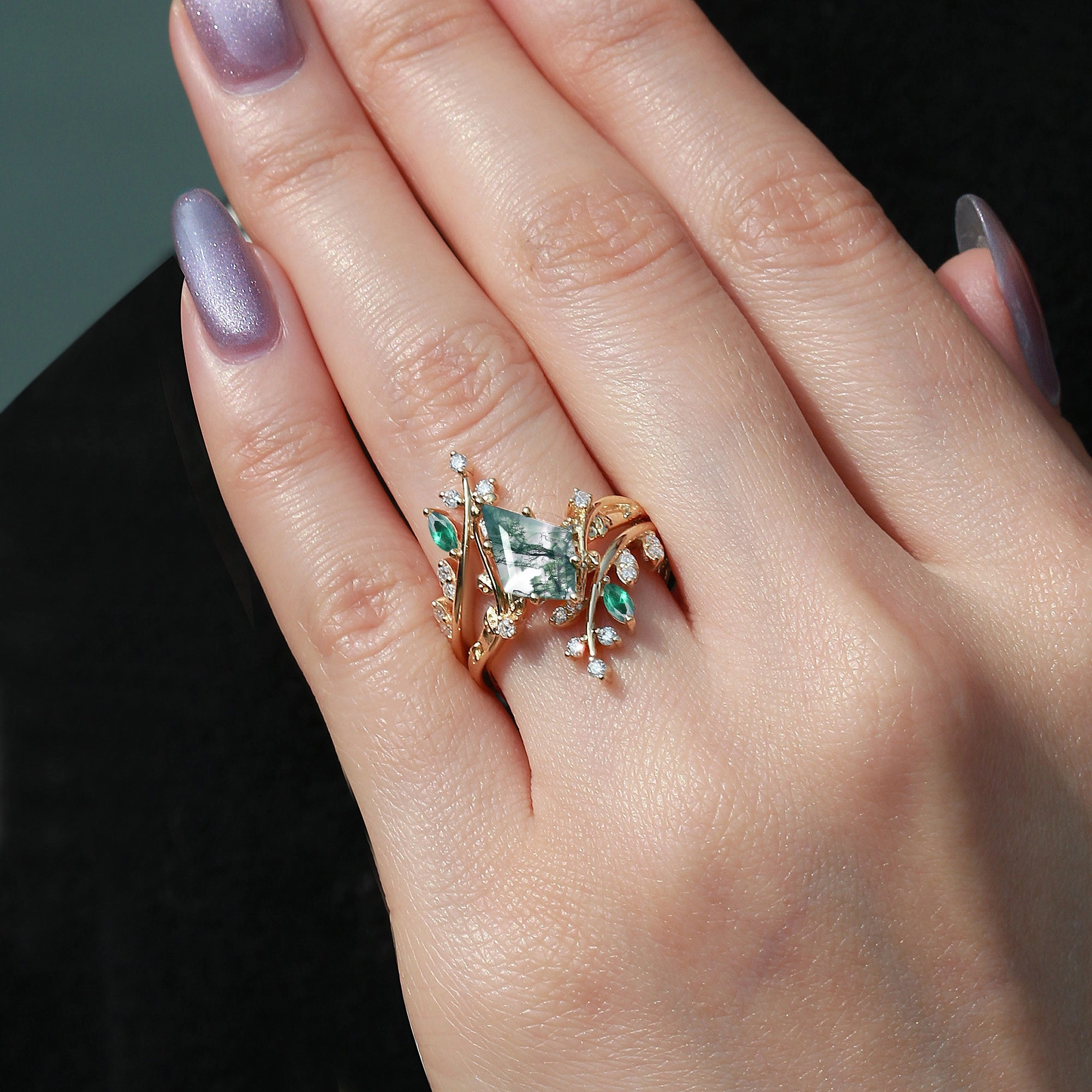Fashionable Jewelry Single Item Black Gold Kite Cut Moss Agate & Emerald Cage Leafy Engagement Ring Sets 2pcs