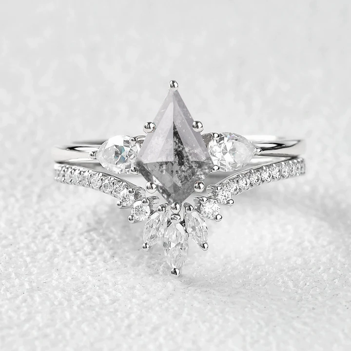 Salt and Pepper Diamonds Three Stone Engagement Ring Set 2pcs International Standard