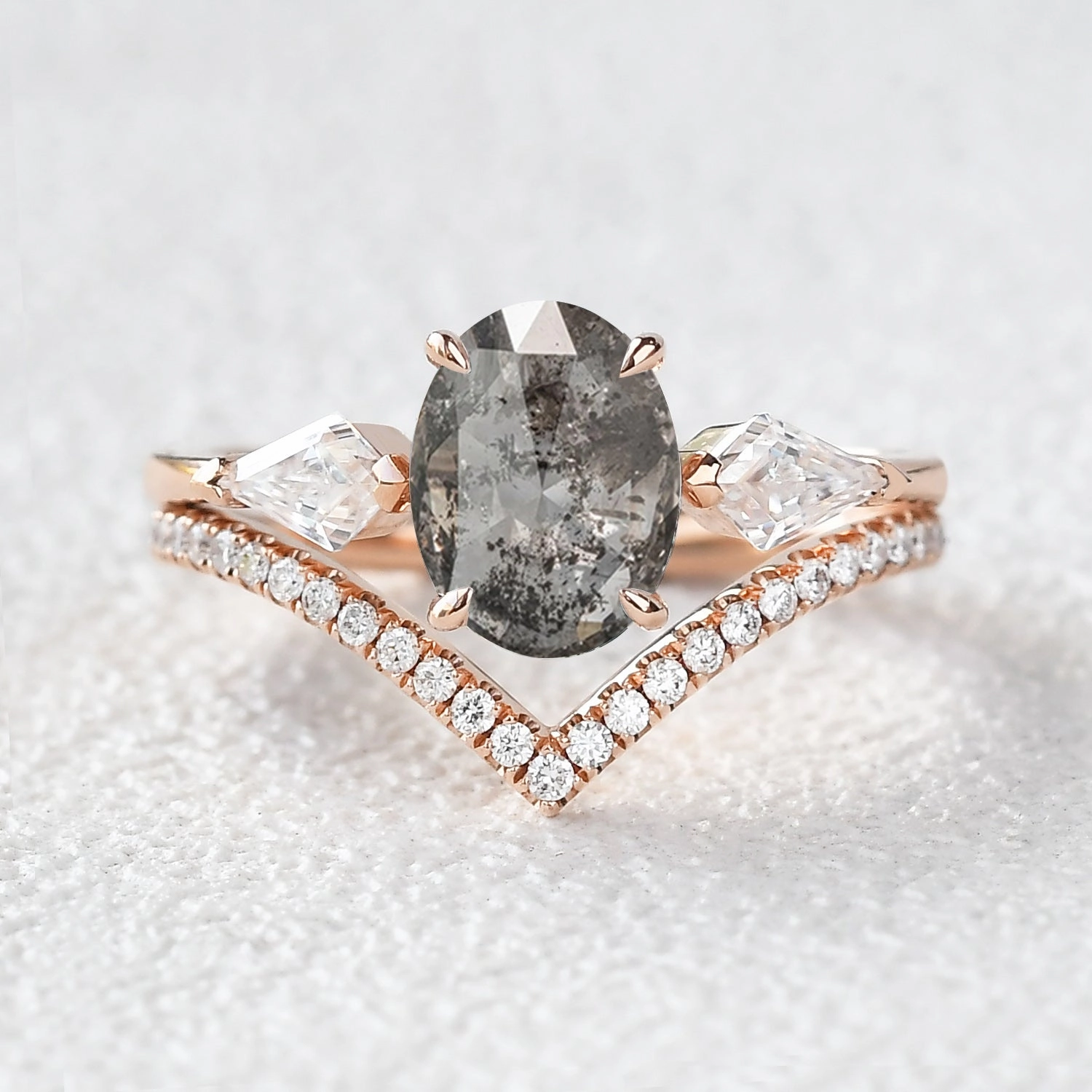 Holiday Party Seasonal Edge Oval Cut Salt and Pepper Diamonds Engagement Three Stone Ring Sets 2pcs
