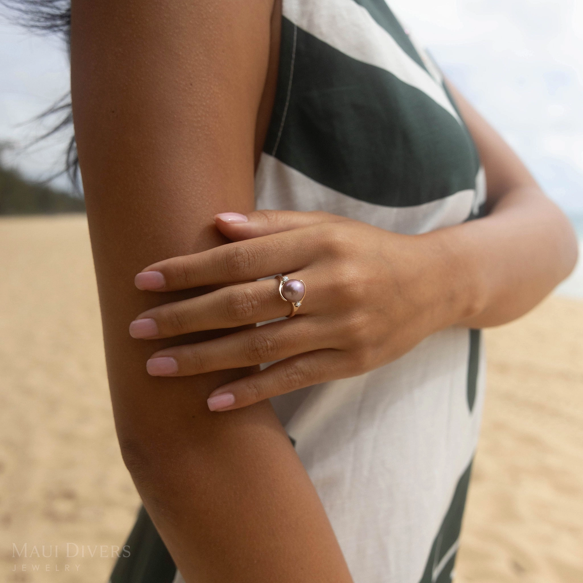 Lilac Freshwater Pearl Ring in Rose Gold with Diamonds - 10-11mm Eye Catcher