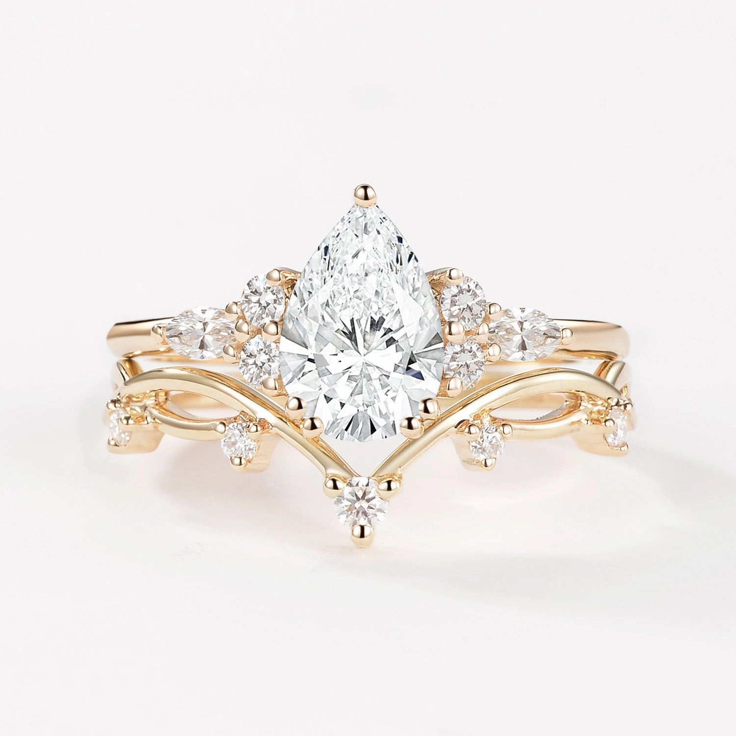 Soft Glow Comfortable Appearance 1.0ct Pear Lab Grown Diamond Leafy Ring Set 2pcs - Ona