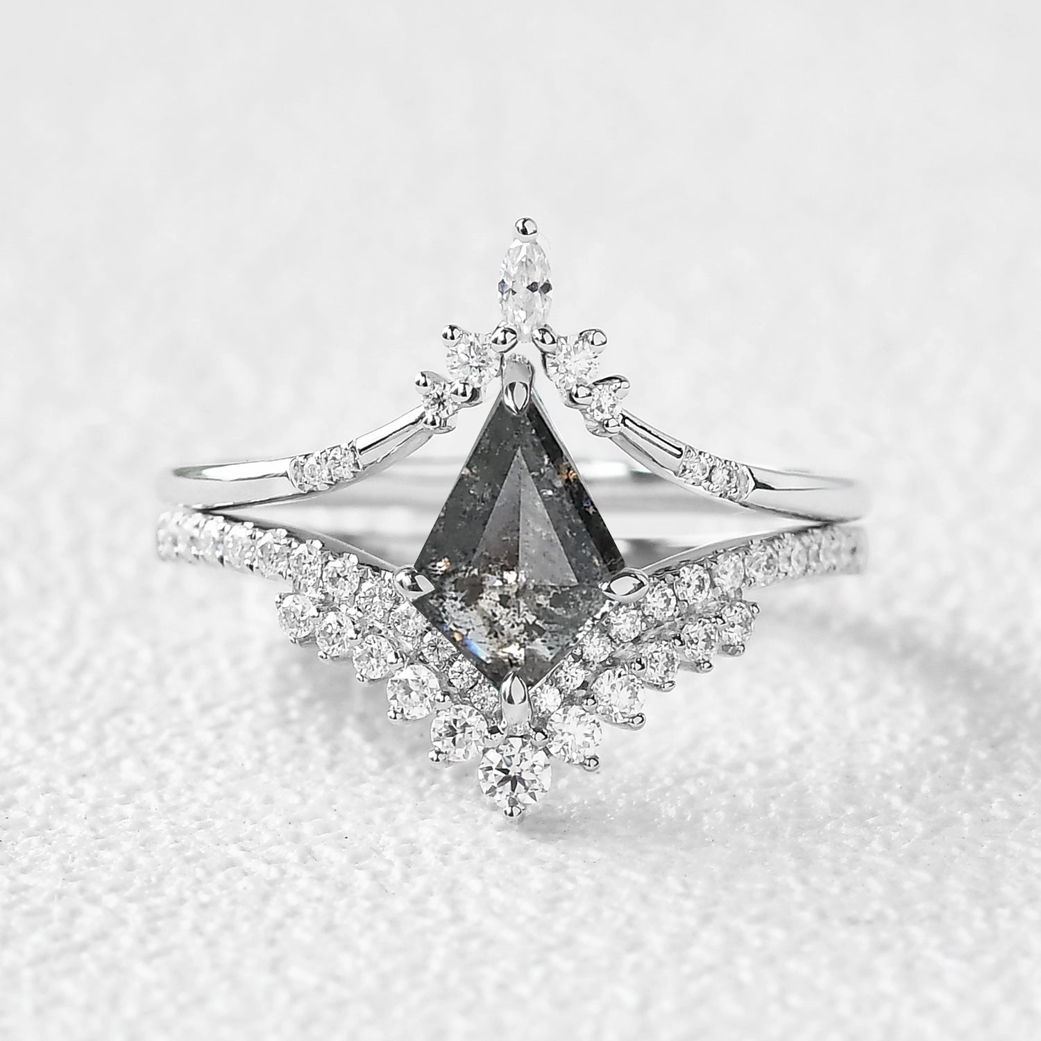 Curved Salt and Pepper Diamonds Engagement Ring Sets 2pcs Economical Embellishment Quick Gift