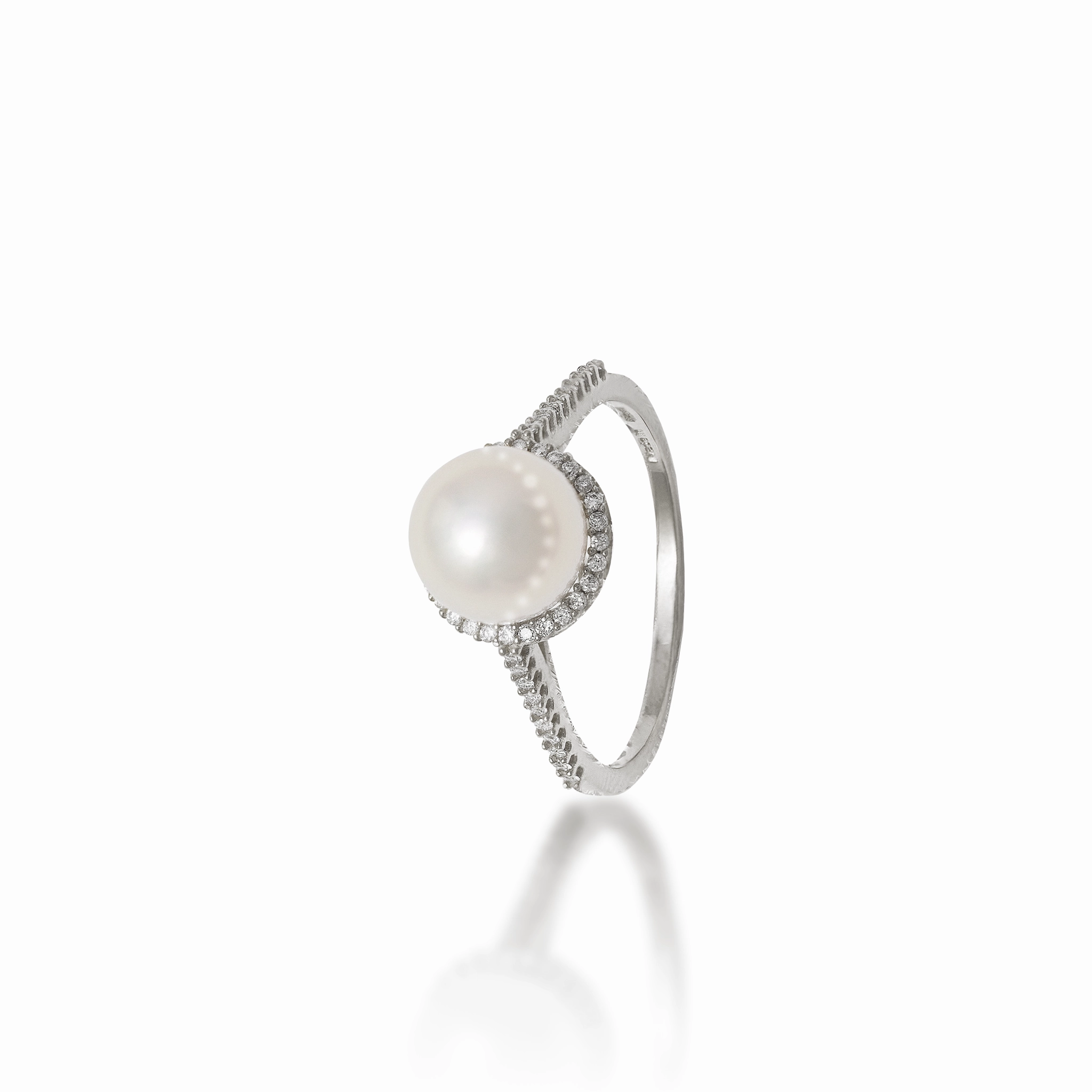 Halo Akoya White Pearl Ring in White Gold with Diamonds - 8mm Trendy Look