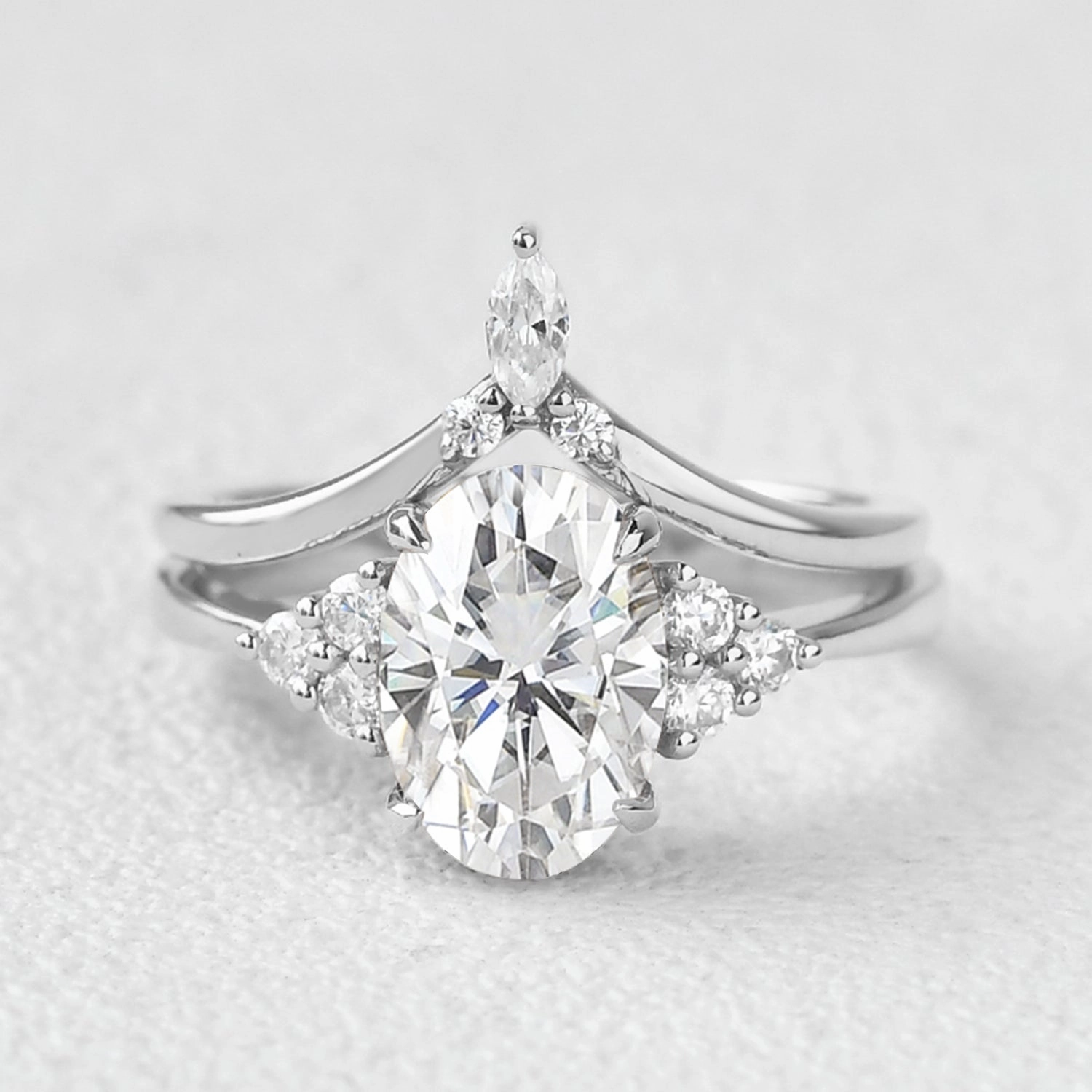 2.0ct Oval Cut Moissanite Vintage Gold Ring Set 2pcs Elegant Movement Refined Flair