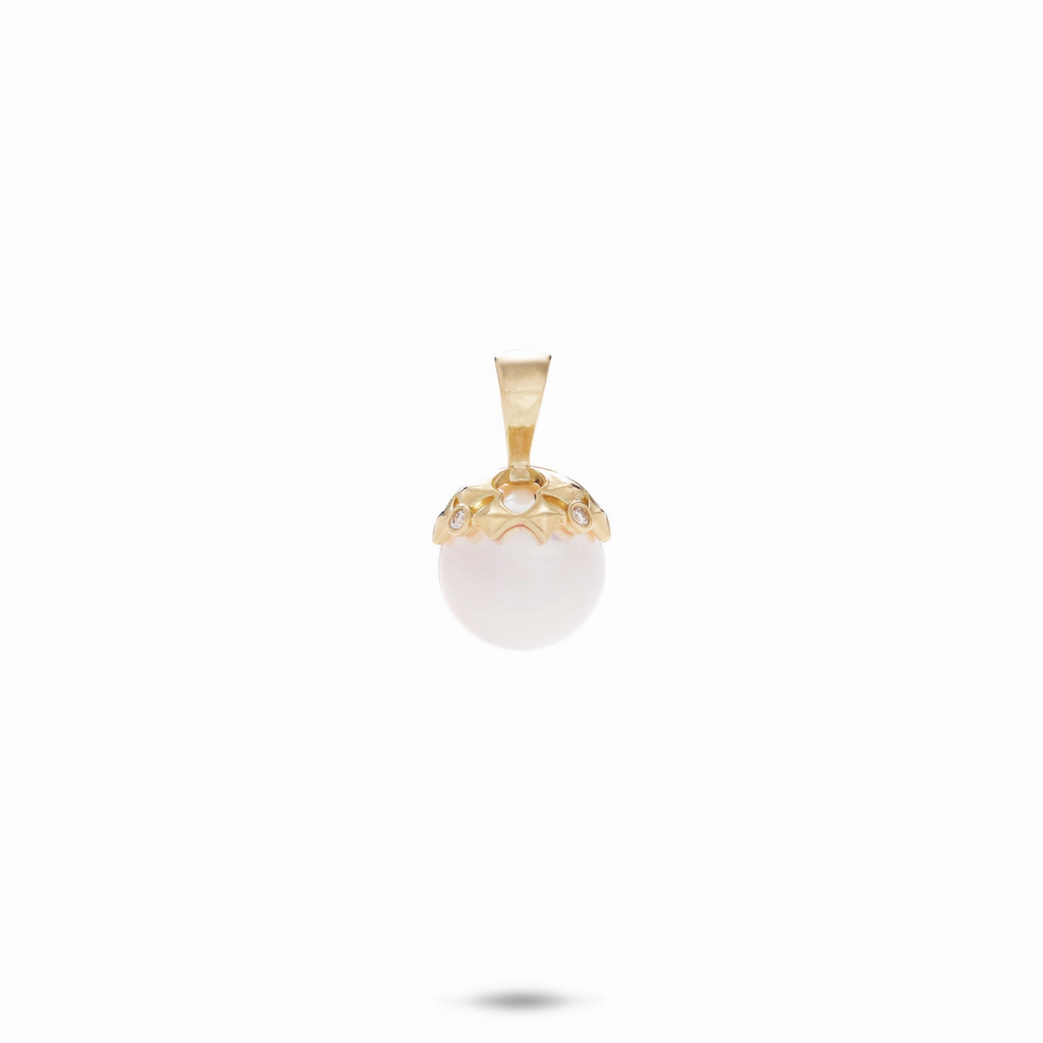Refined Quality Soft Glow Hawaiian Quilted Star Akoya White Pearl Pendant in Gold - 8mm