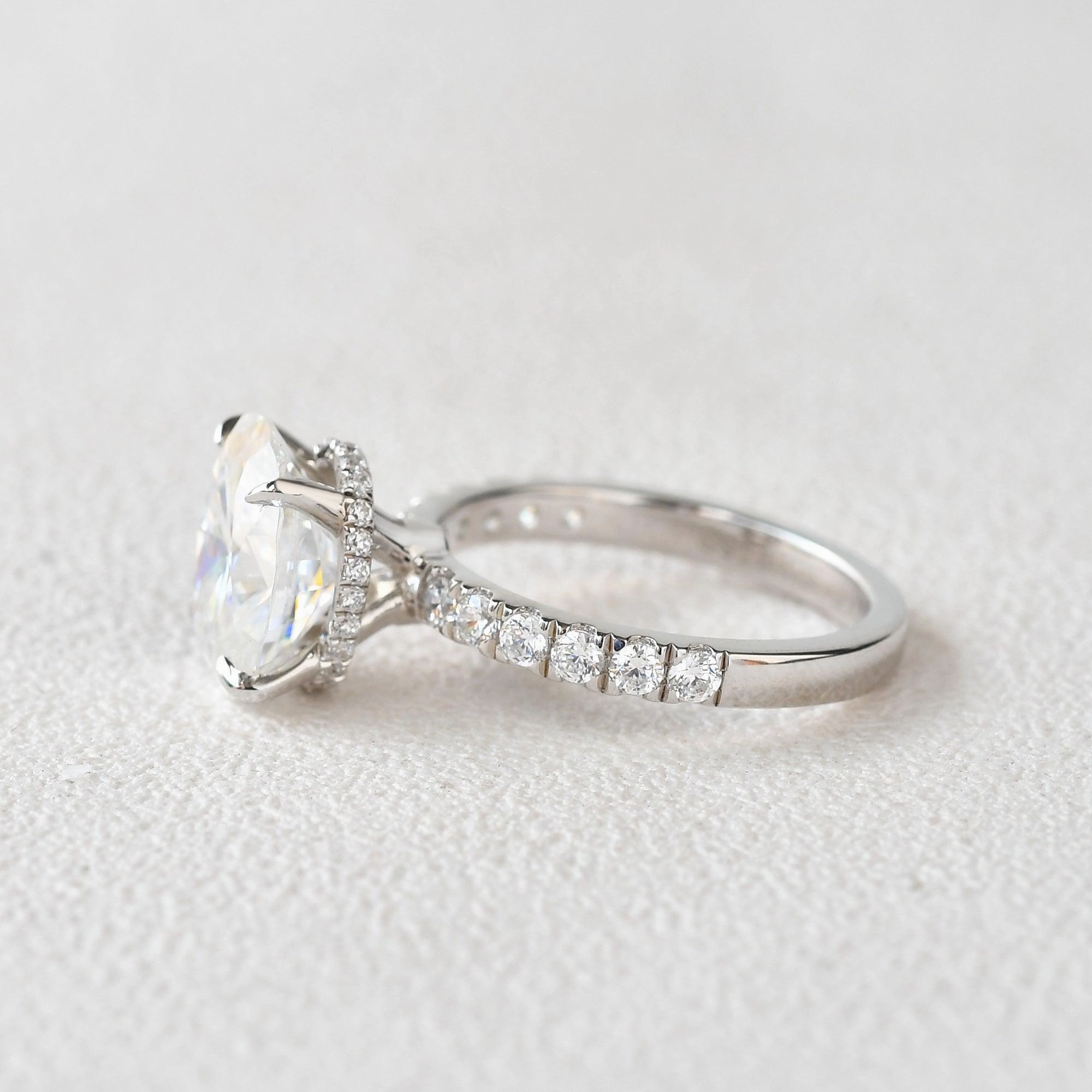 Trendy Accessory All Outfit 5.0ct Oval Moissanite Pave Classic Hidden Halo Ring