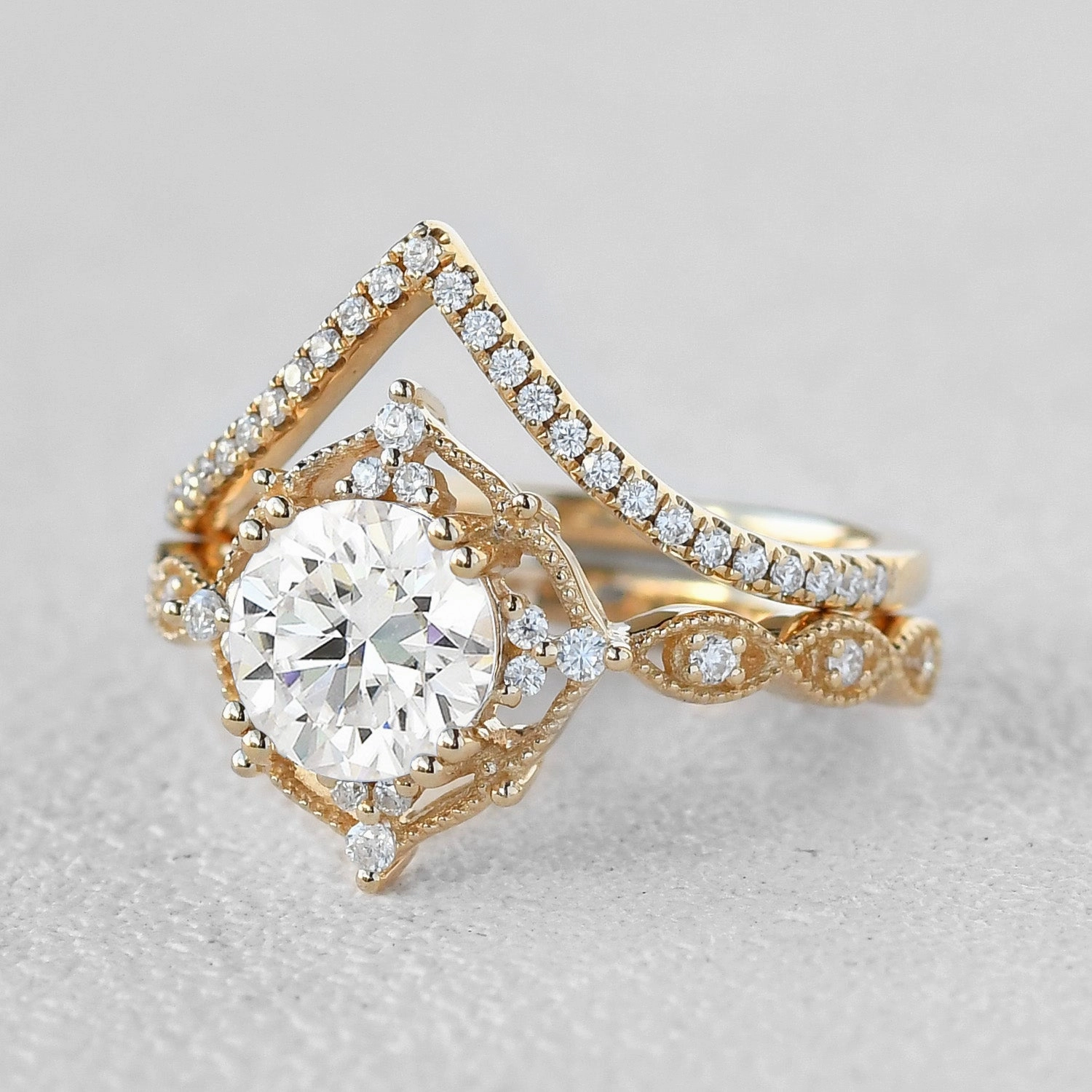 1.0ct Round Cut Signature Vintage Moissanite Ring Set 2pcs Delicate Object Quality Object