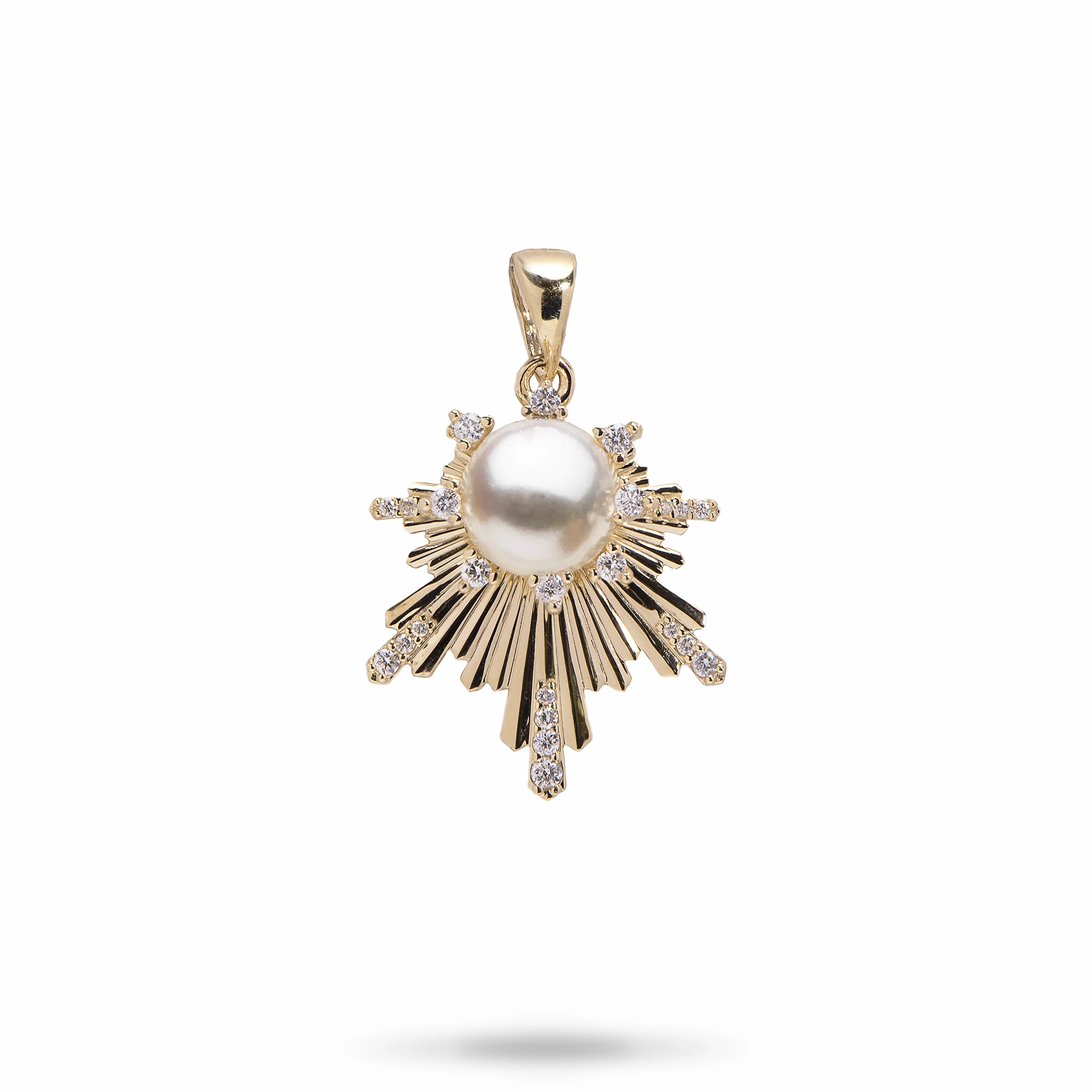 E Ho???la Akoya White Pearl Pendant in Gold with Diamonds - 22mm Stunning Accent Natural Details