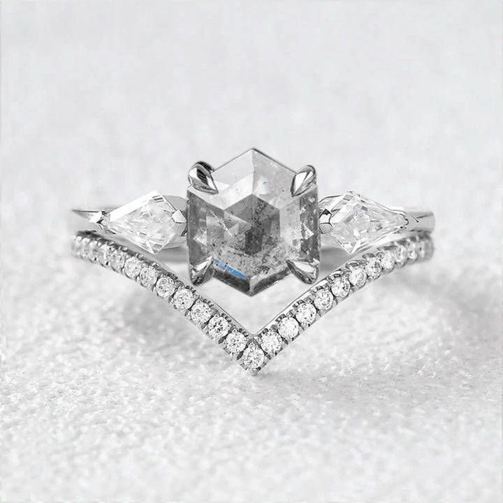 Hexagon Cut Salt and Pepper Diamonds Three Stone Ring Set 2pcs Natural Detail