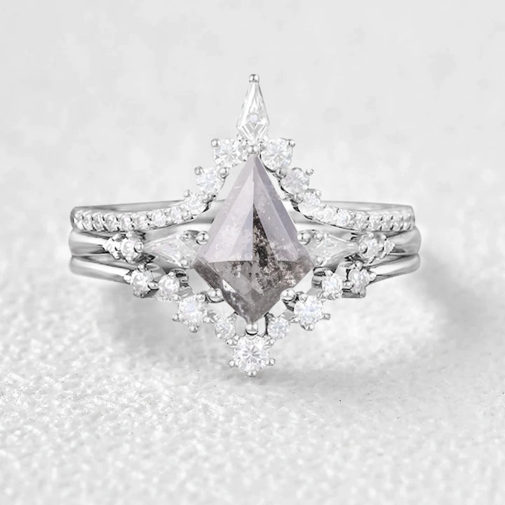 Stylish Design Minimalist Touch Three Kite Cut Salt and Pepper Diamonds Ring Set 3pcs