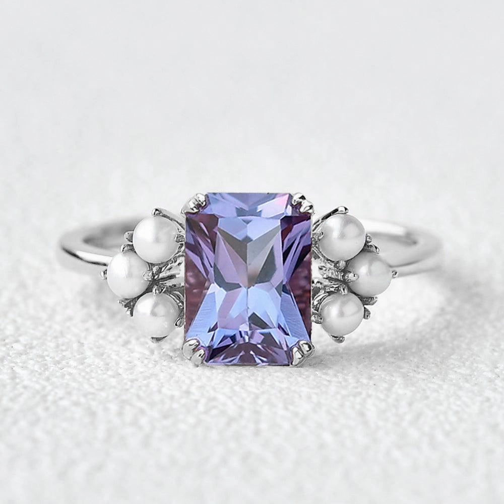 Fine Object Artistic Look 2.0ct Radiant Cut Alexandrite Vintage Cluster Ring