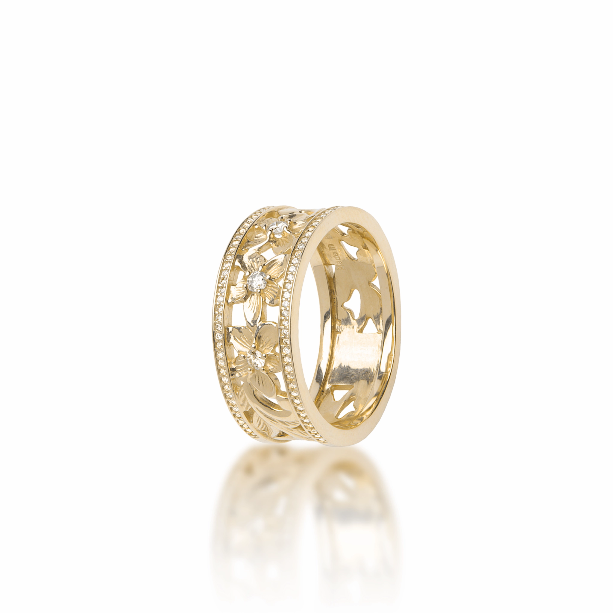 Hawaiian Heirloom Plumeria Ring in Gold with Diamonds - 8mm Romantic Detail