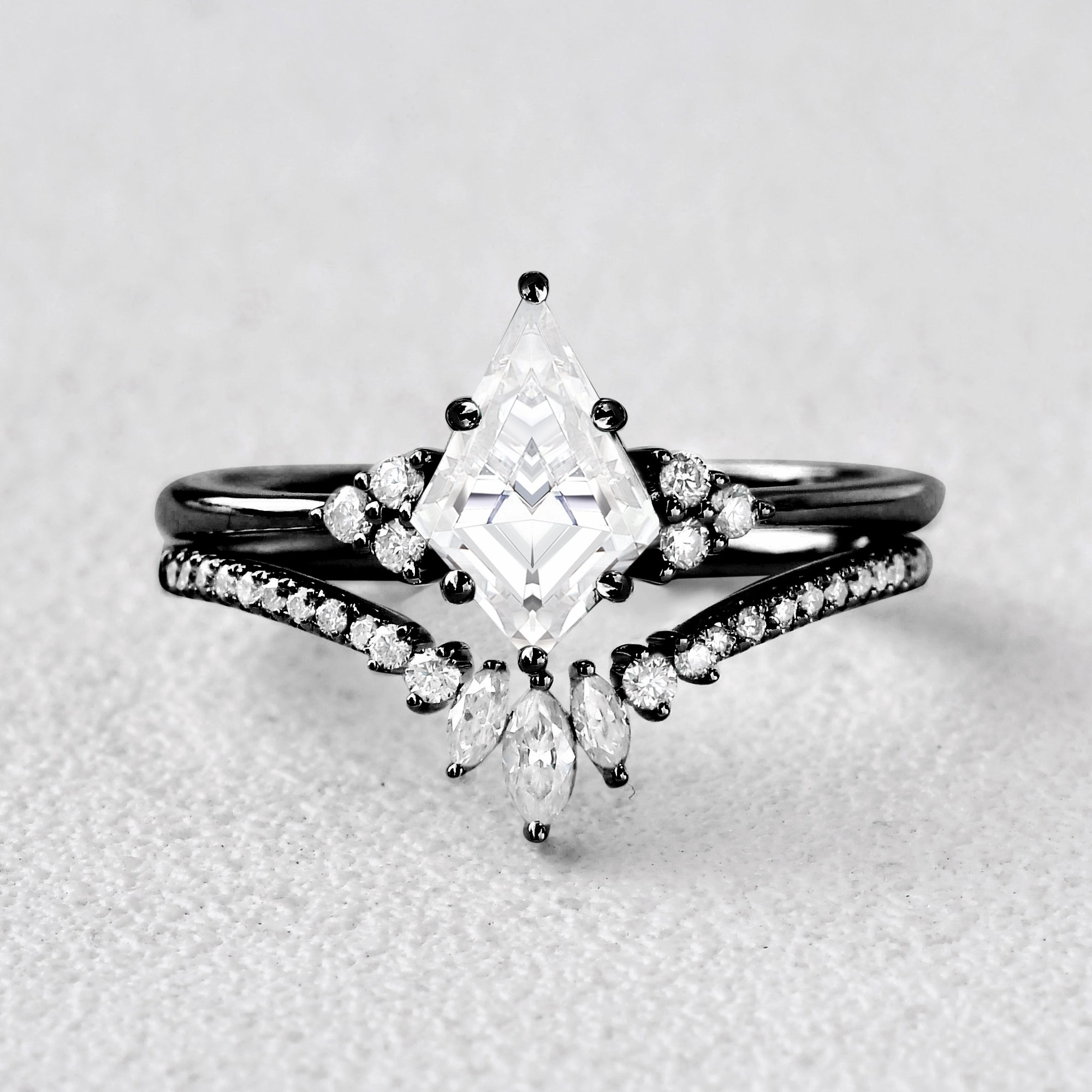 Black Gold Moss Agate Engagement Ring Set 2pcs - Lydia Linear Form