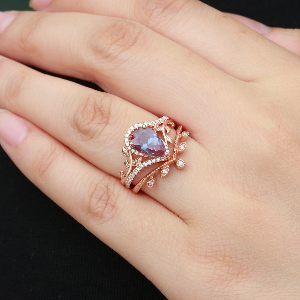 Elegant Mark Pear Cut Alexandrite & Moissanite Leafy Ring Set 2pcs
