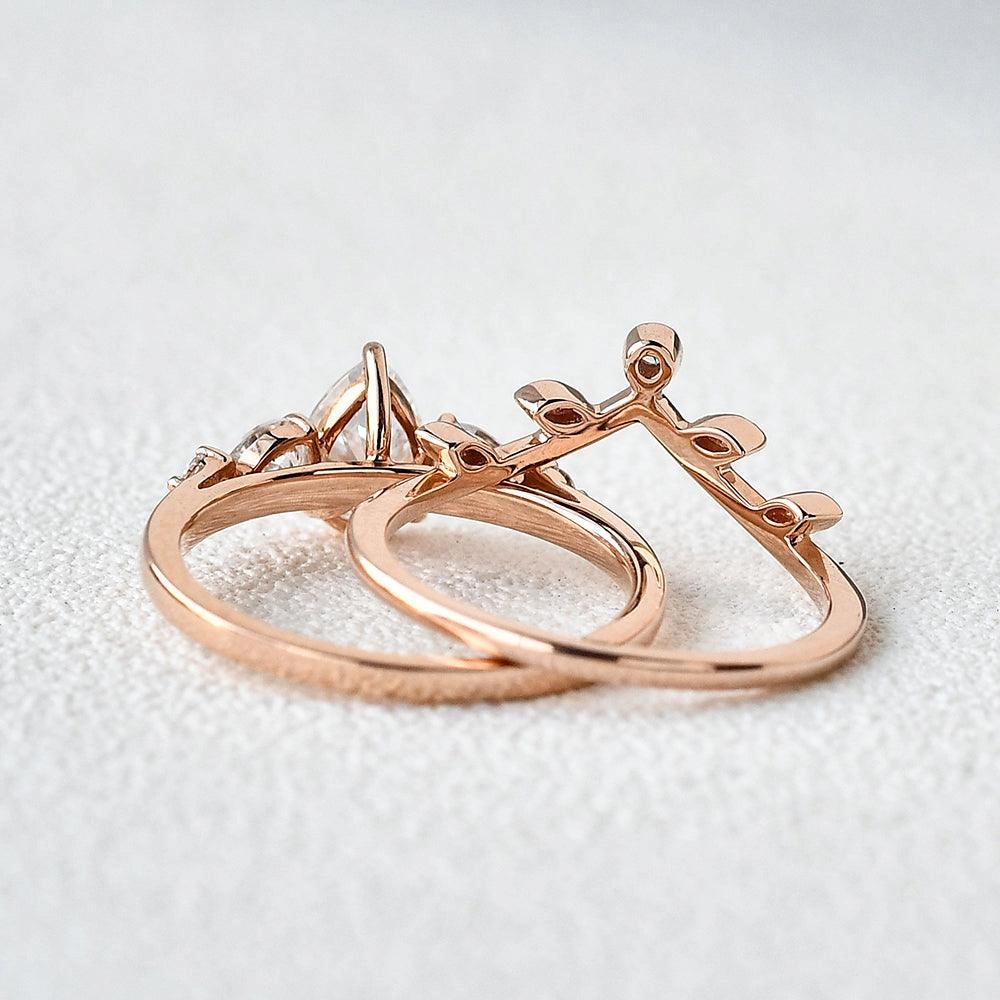 Radiant Piece Stylish Vibe 1.5ct Pear Shaped Cluster Moissanite Bridal Set 2pcs Ring