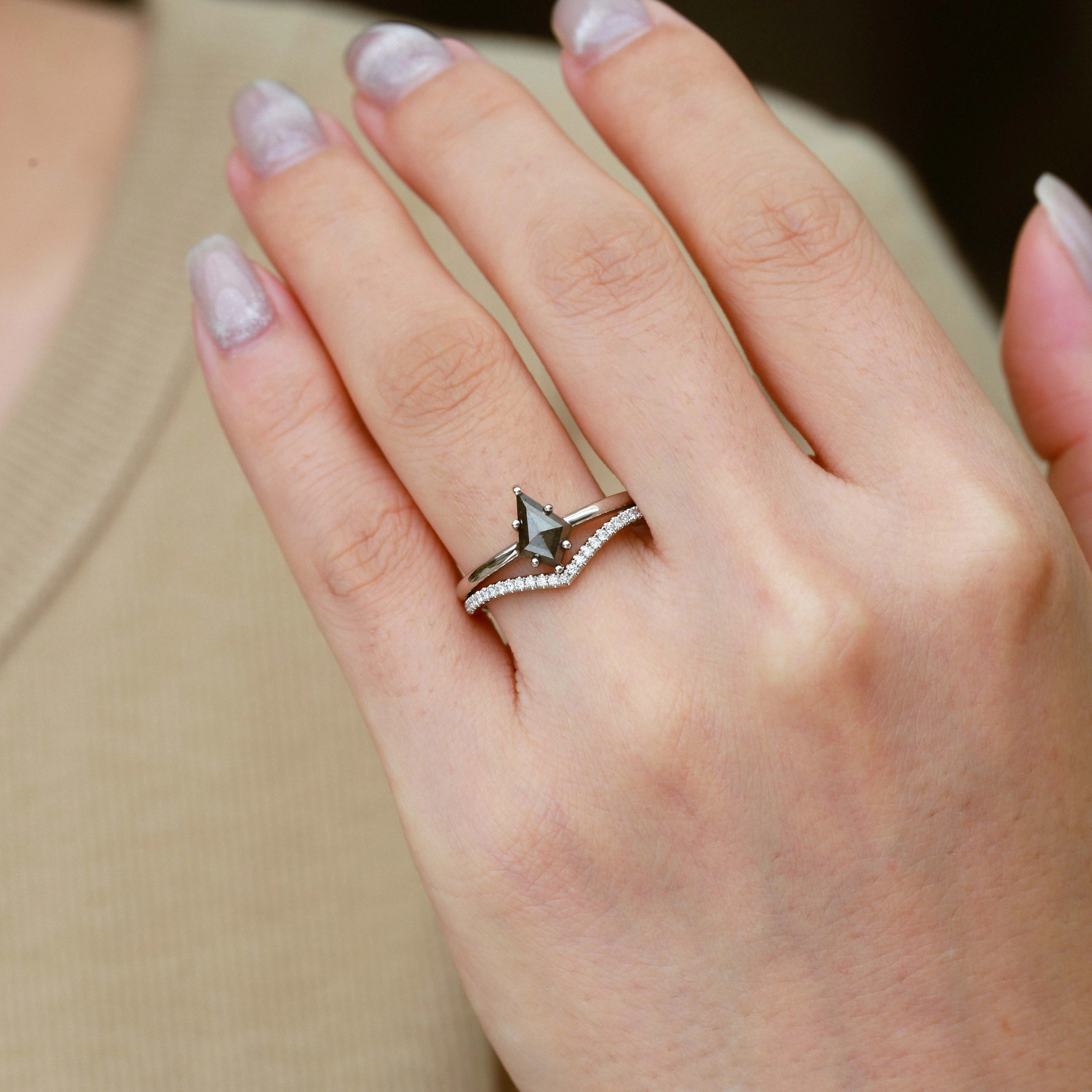 Relaxed Look Salt and Pepper Diamonds Chevron Engagement Ring Set 2pcs