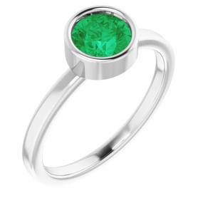 Earth Friendly Platinum 6 mm Natural Emerald Ring