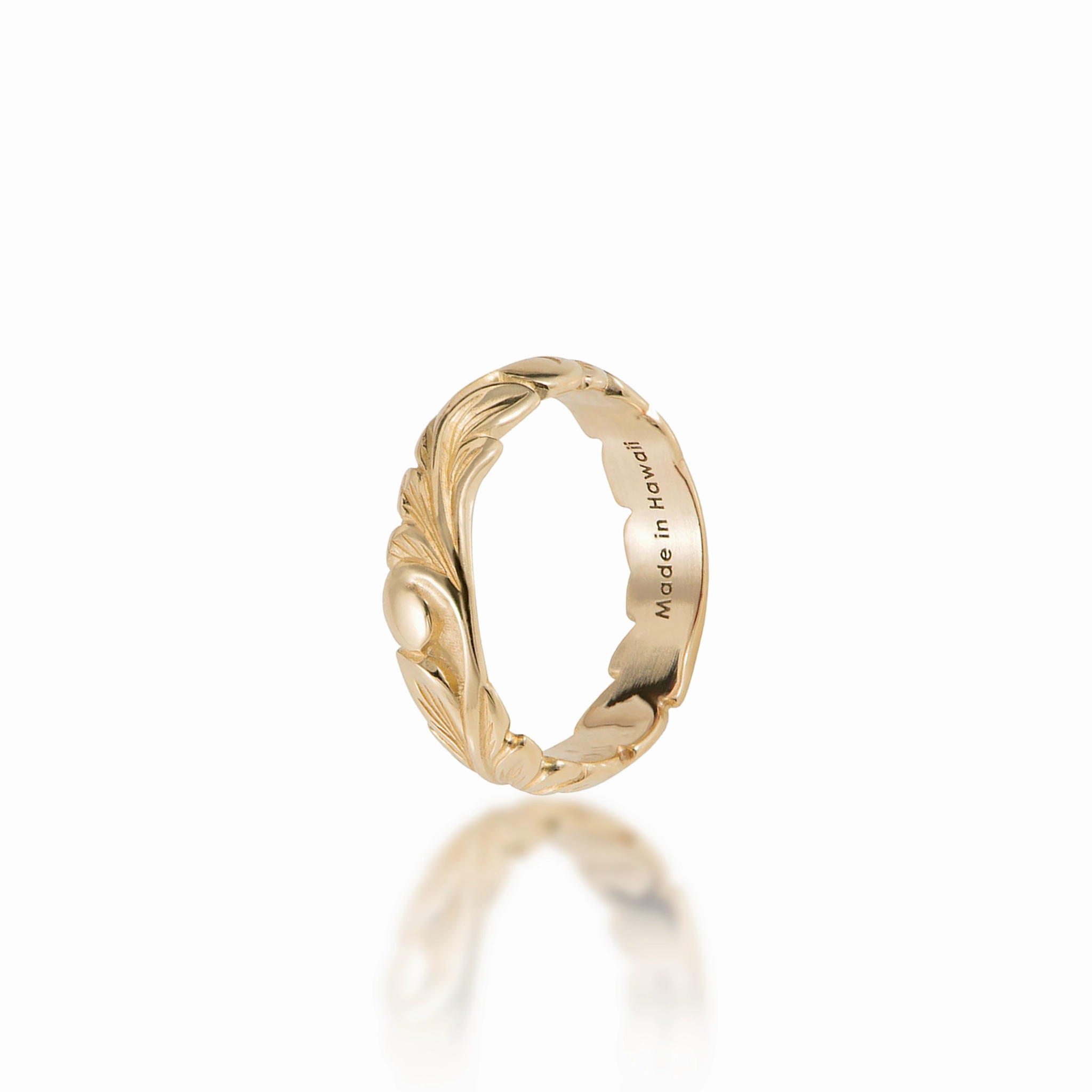 Evening Gift Soft Features Hawaiian Heirloom Old English Scroll Ring in Gold - 4.5mm