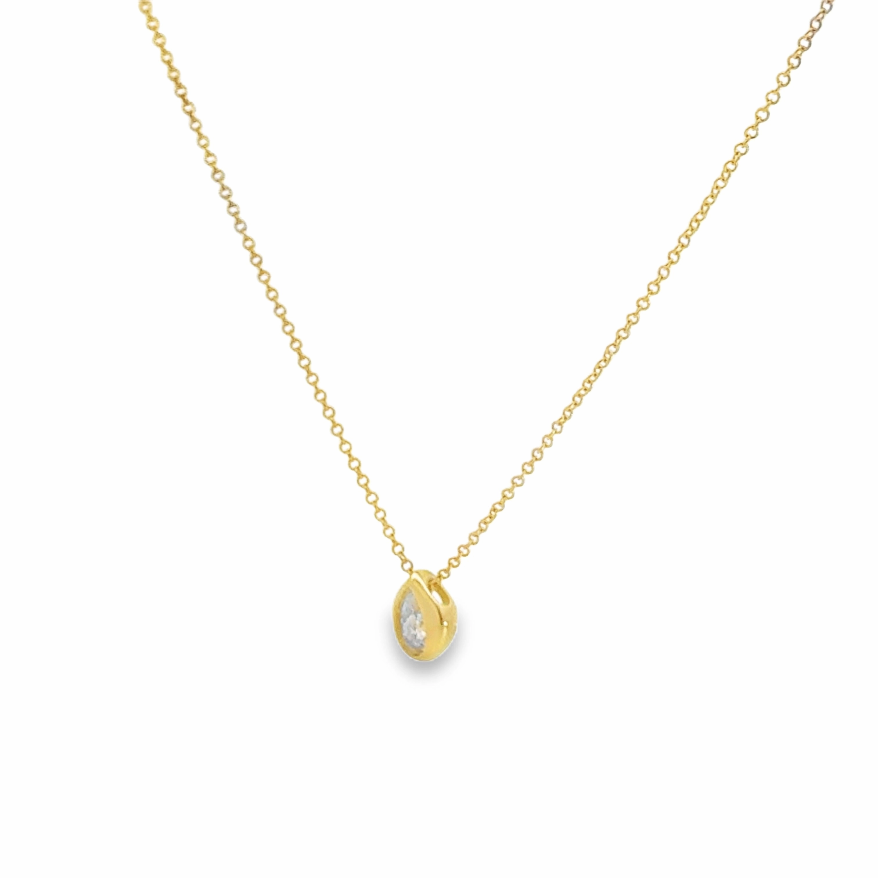 Vintage Mood Tasteful Accent 14K Yellow Gold Pear-Shaped Diamond Shell Bezel Set Necklace