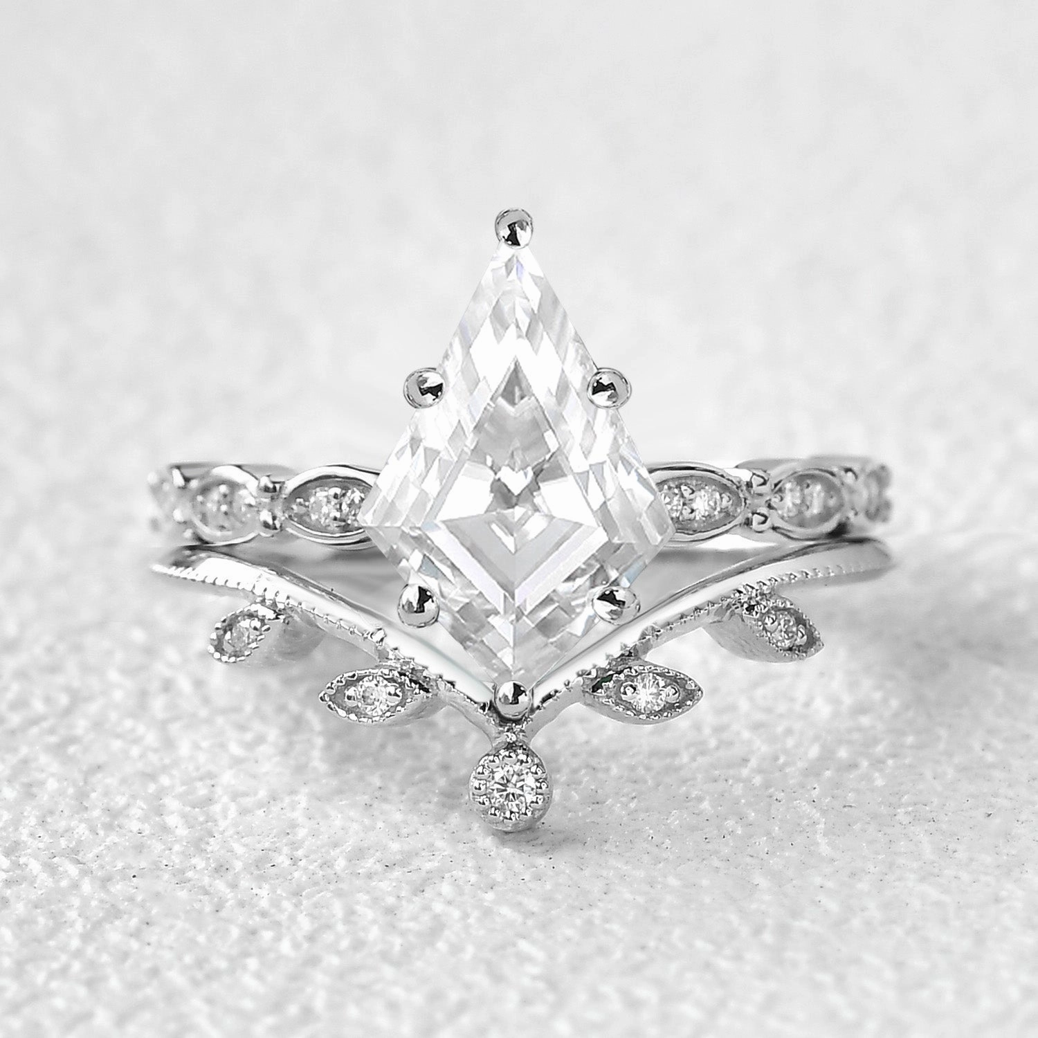 Economical Art Kite Cut Moss Agate White Gold Leafy Engagement Ring Set 2pcs