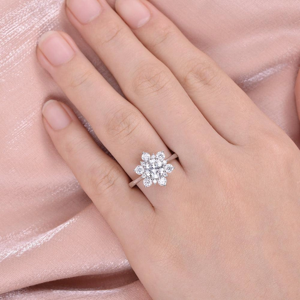 Snowflake Shaped Moissanite White Gold Ring Day Out Investment Jewelry