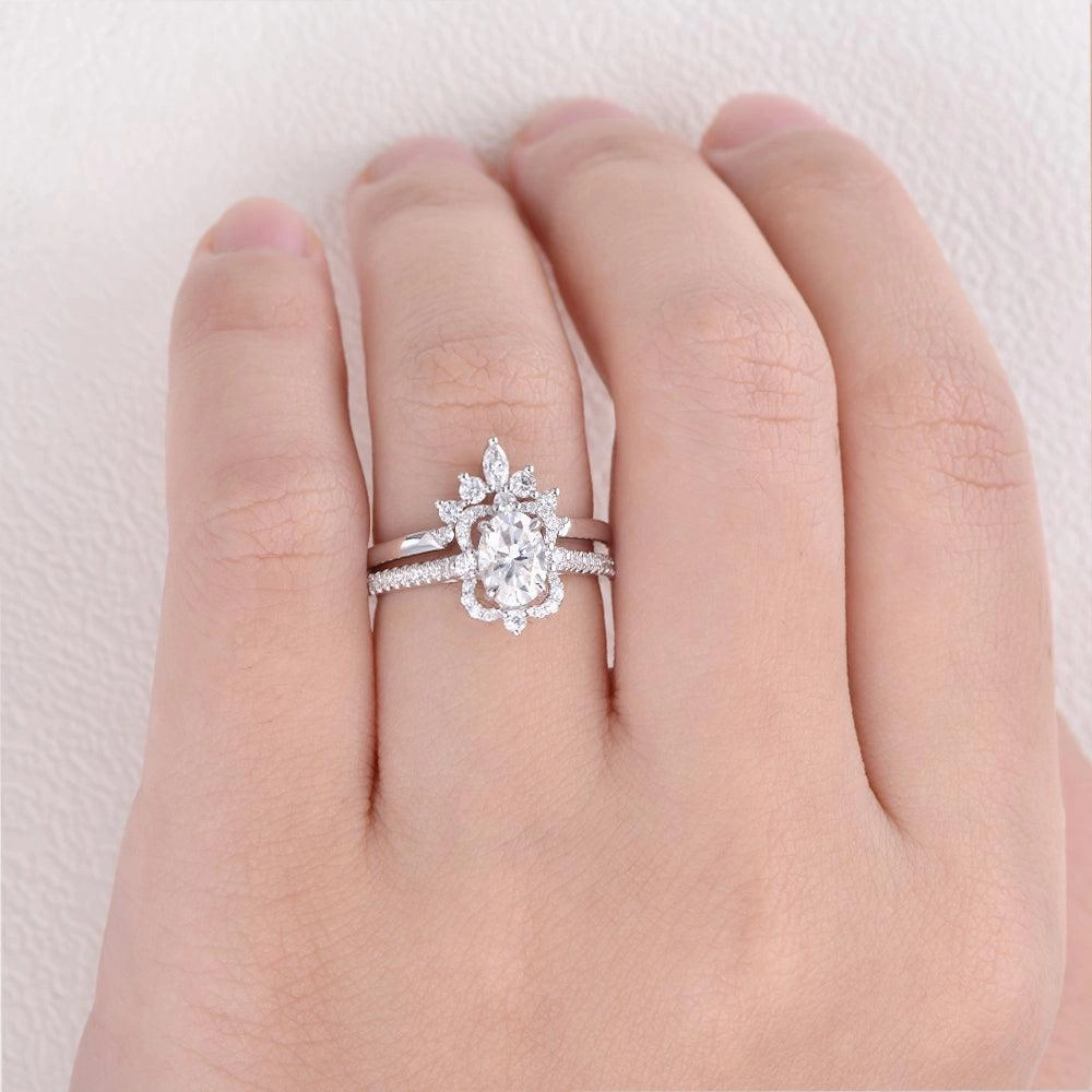 Casual Shine Signature Look 1.5ct Oval Moissanite Art-Deco Cluster Ring Set 2pcs