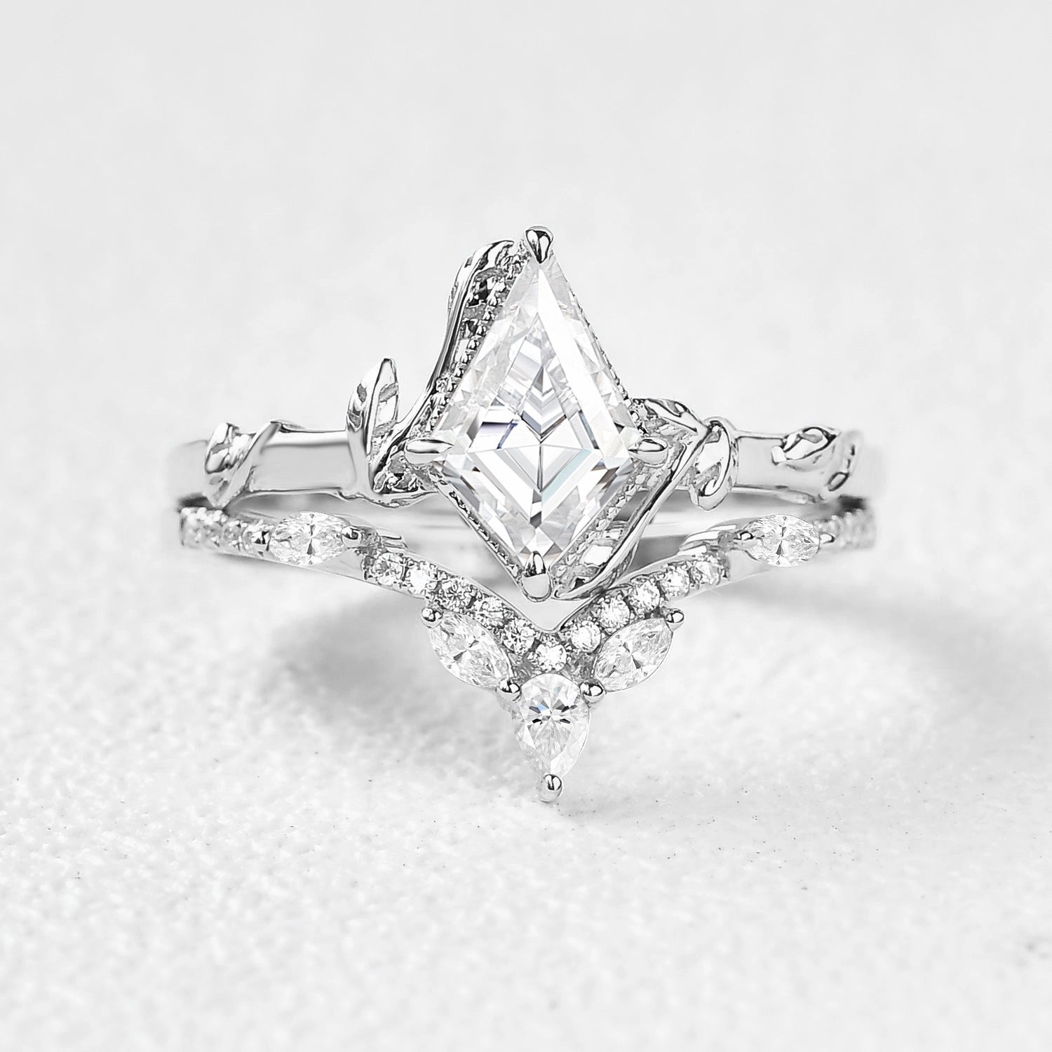 Creative Memento Kite Cut Moissanite Leafy Engagement Ring Sets 2pcs - Lark